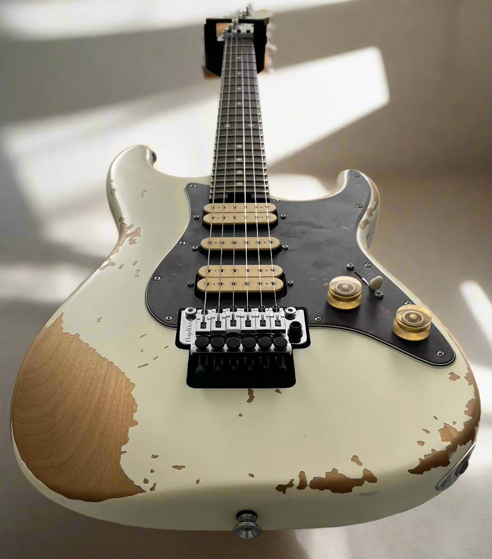 CHARVEL LIMITED EDITION Distressed Relic Super-Stock So-Cal Style 1 HH FR RW, Rosewood Fingerboard, Aged Arctic 2966634300 SERIAL NUMBER MC241757 - 8.4 LBS