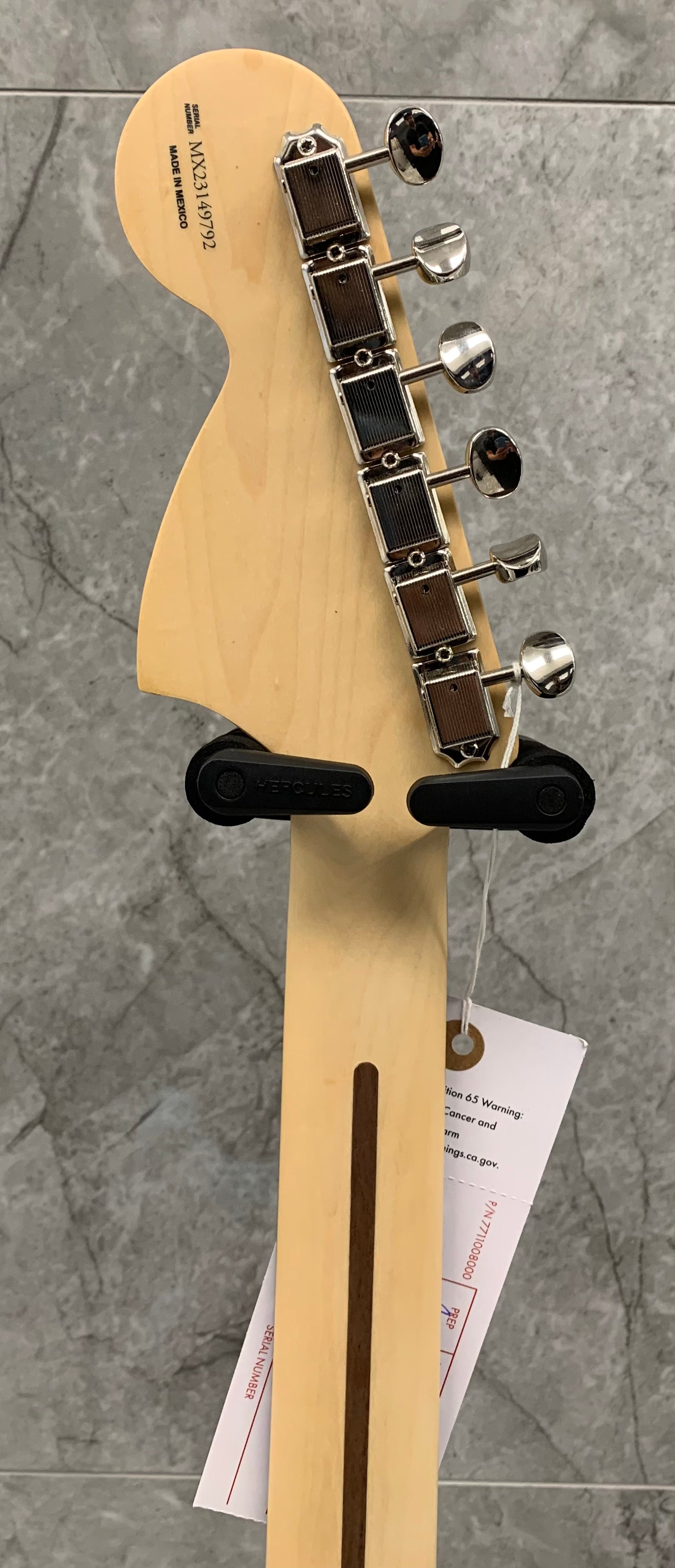 FENDER Limited Edition Tom Delonge Stratocaster, Rosewood Fingerboard, Daphne Blue 0148020304 SERIAL NUMBER MX23149792 - 7.2 LBS