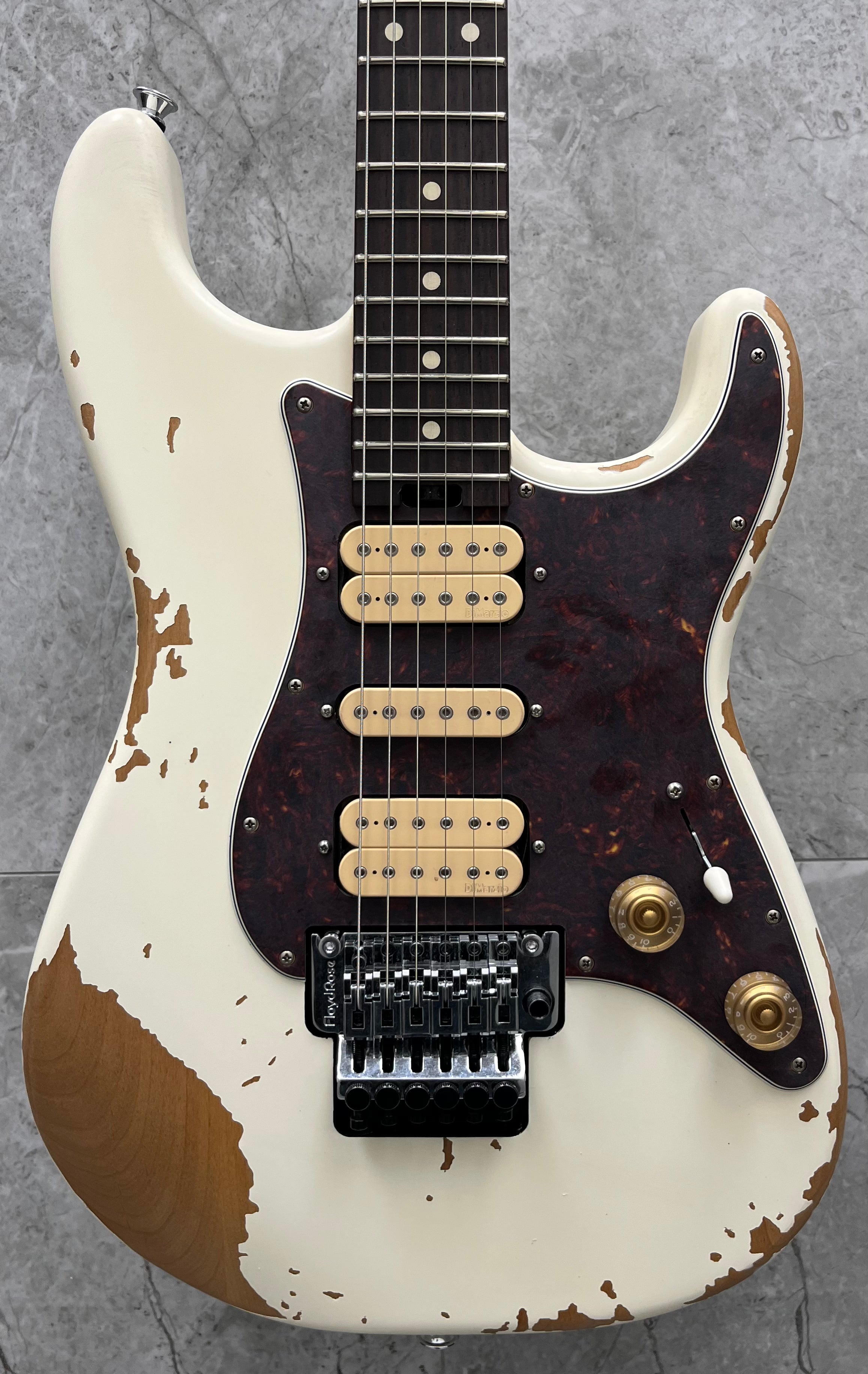 CHARVEL LIMITED EDITION Distressed Relic Super-Stock So-Cal Style 1 HH FR RW, Rosewood Fingerboard, Aged Arctic 2966634300 SERIAL NUMBER MC241757 - 8.4 LBS