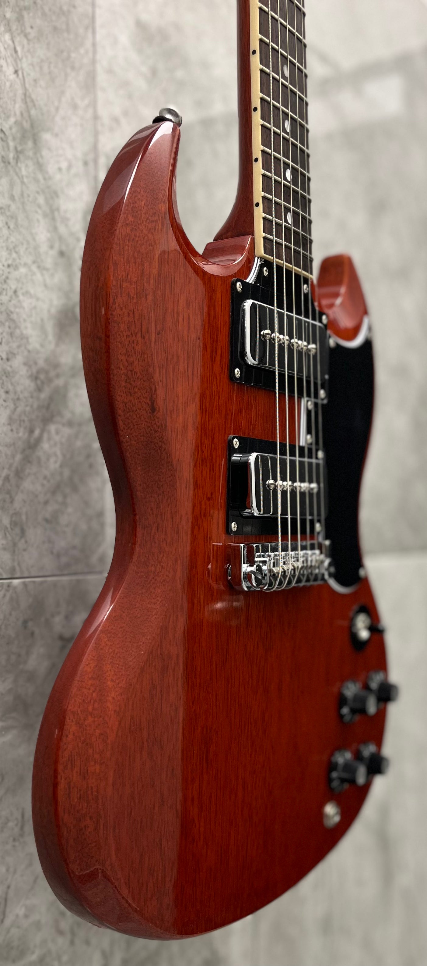 Gibson USA Tony Iommi Monkey SG Special in Vintage Red SGTI21VCCH SERIAL NUMBER 217410443 - 6.6 LBS