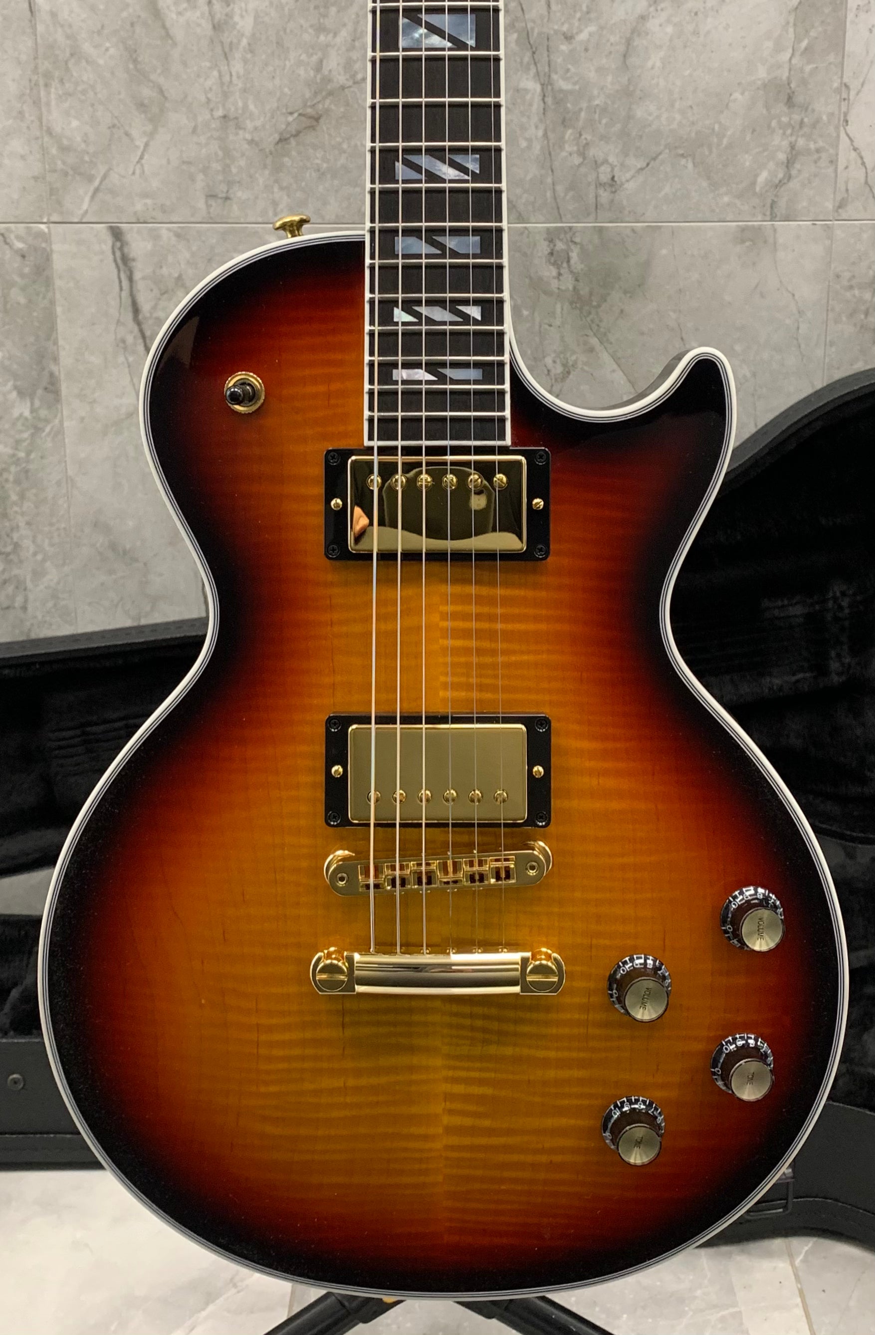 Gibson Les Paul Supreme - Fireburst LPSU00FIGH SERIAL NUMBER 200640180 - 7.9 LBS