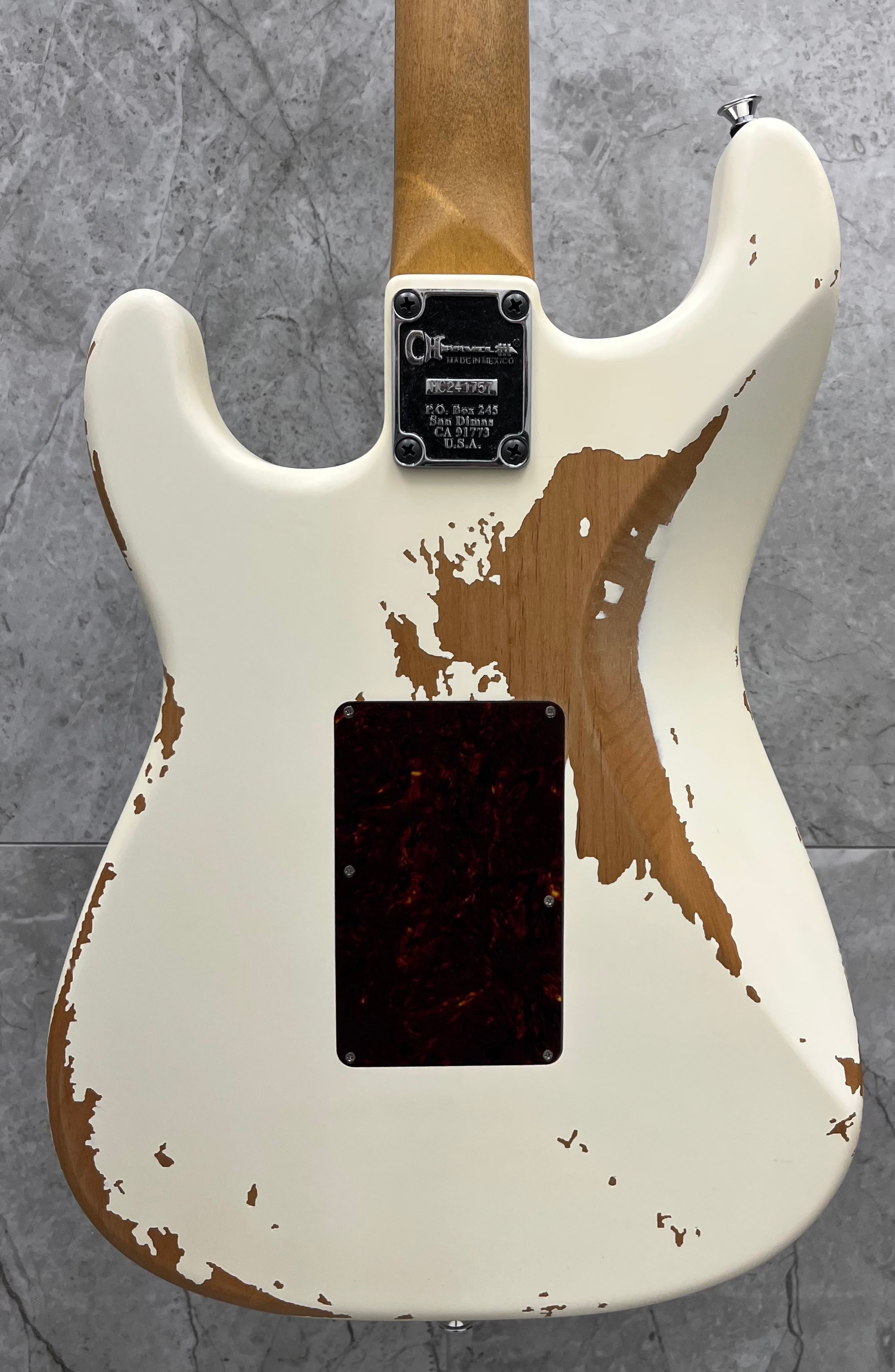 CHARVEL LIMITED EDITION Distressed Relic Super-Stock So-Cal Style 1 HH FR RW, Rosewood Fingerboard, Aged Arctic 2966634300 SERIAL NUMBER MC241757 - 8.4 LBS