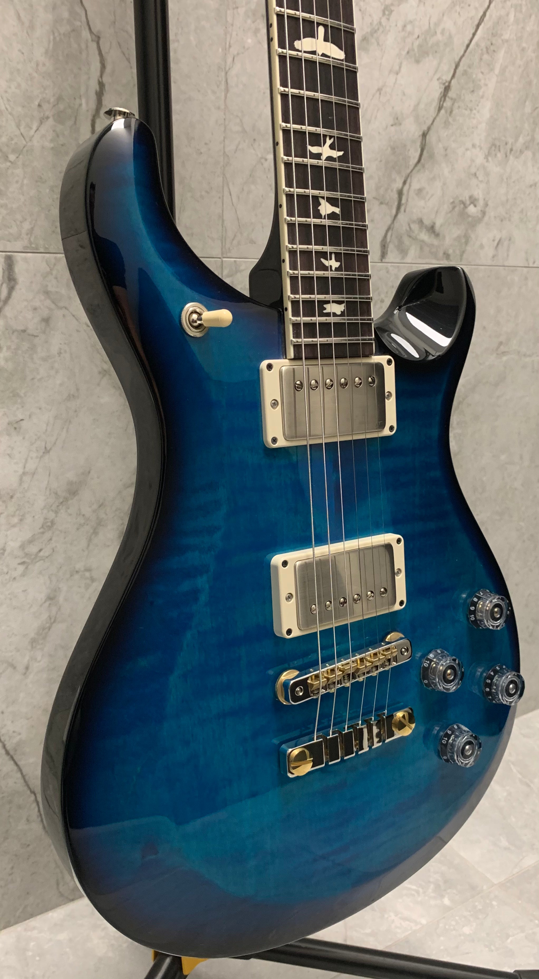 PRS Guitars USA S2 Mc594 – Custom Colour – Lake Blue Burst 112820:CC SERIAL NUMBER S2072621  7.6 LBS