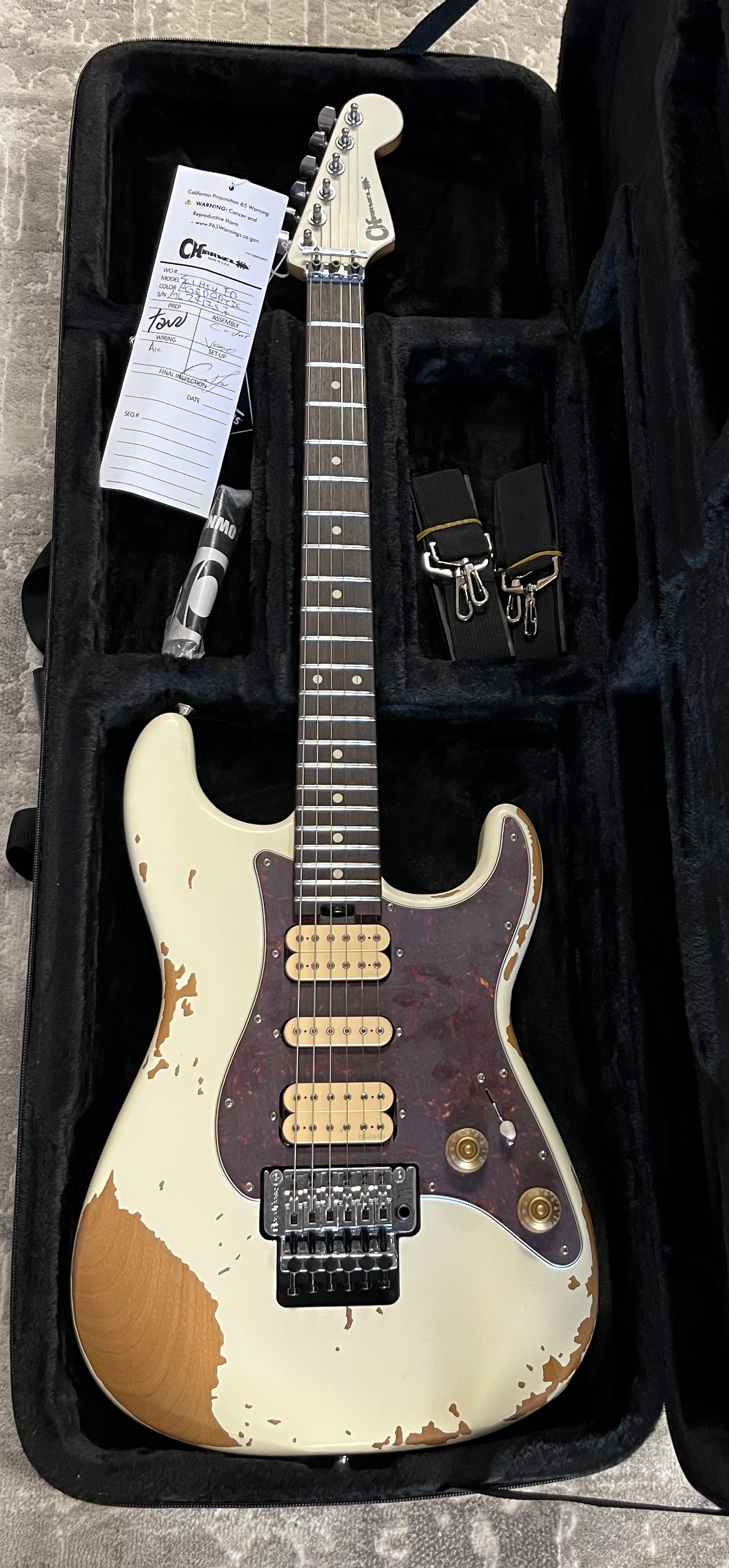 CHARVEL LIMITED EDITION Distressed Relic Super-Stock So-Cal Style 1 HH FR RW, Rosewood Fingerboard, Aged Arctic 2966634300 SERIAL NUMBER MC241757 - 8.4 LBS