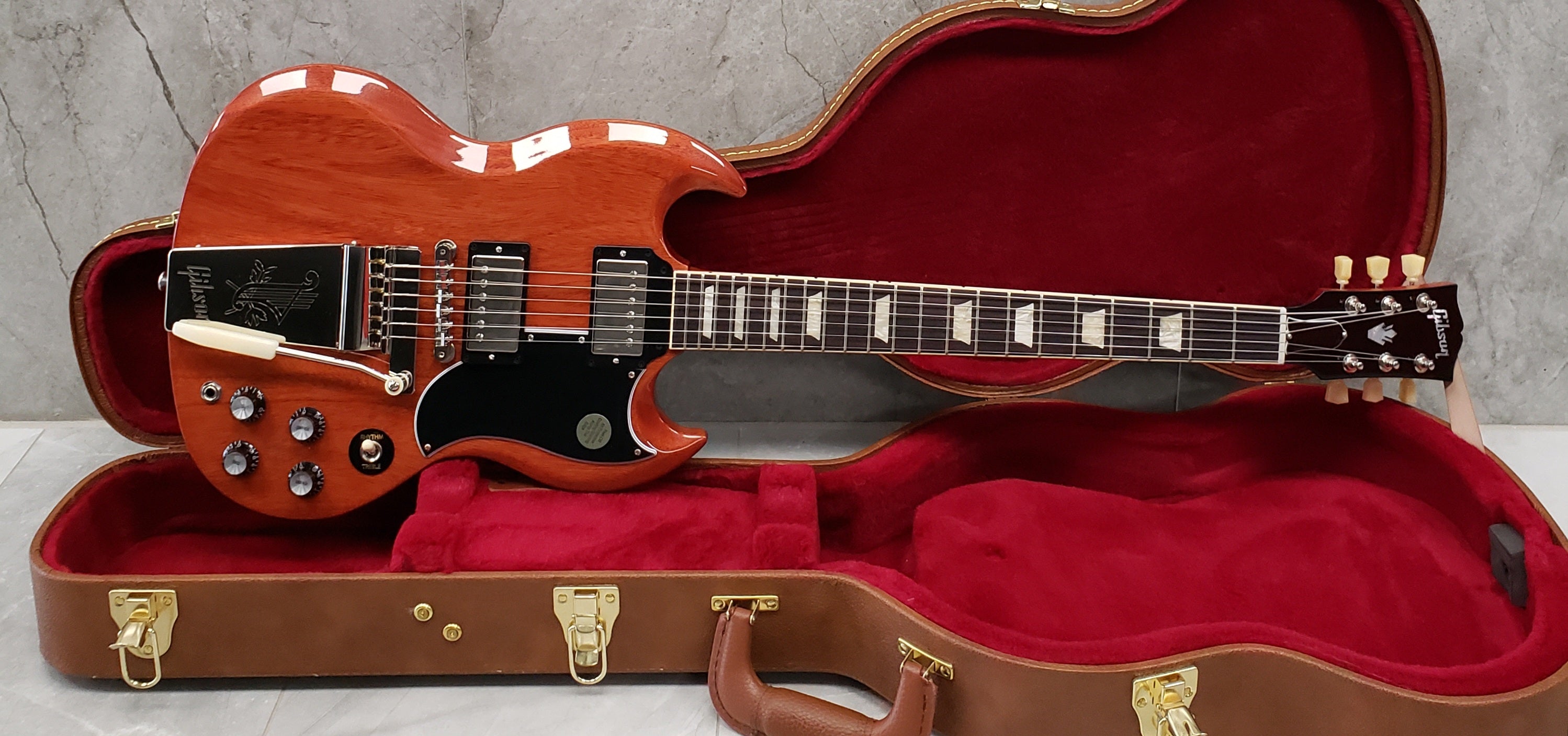 Gibson SG Standard 61' Maestro Vibrola SG6100VCNM Vintage Cherry