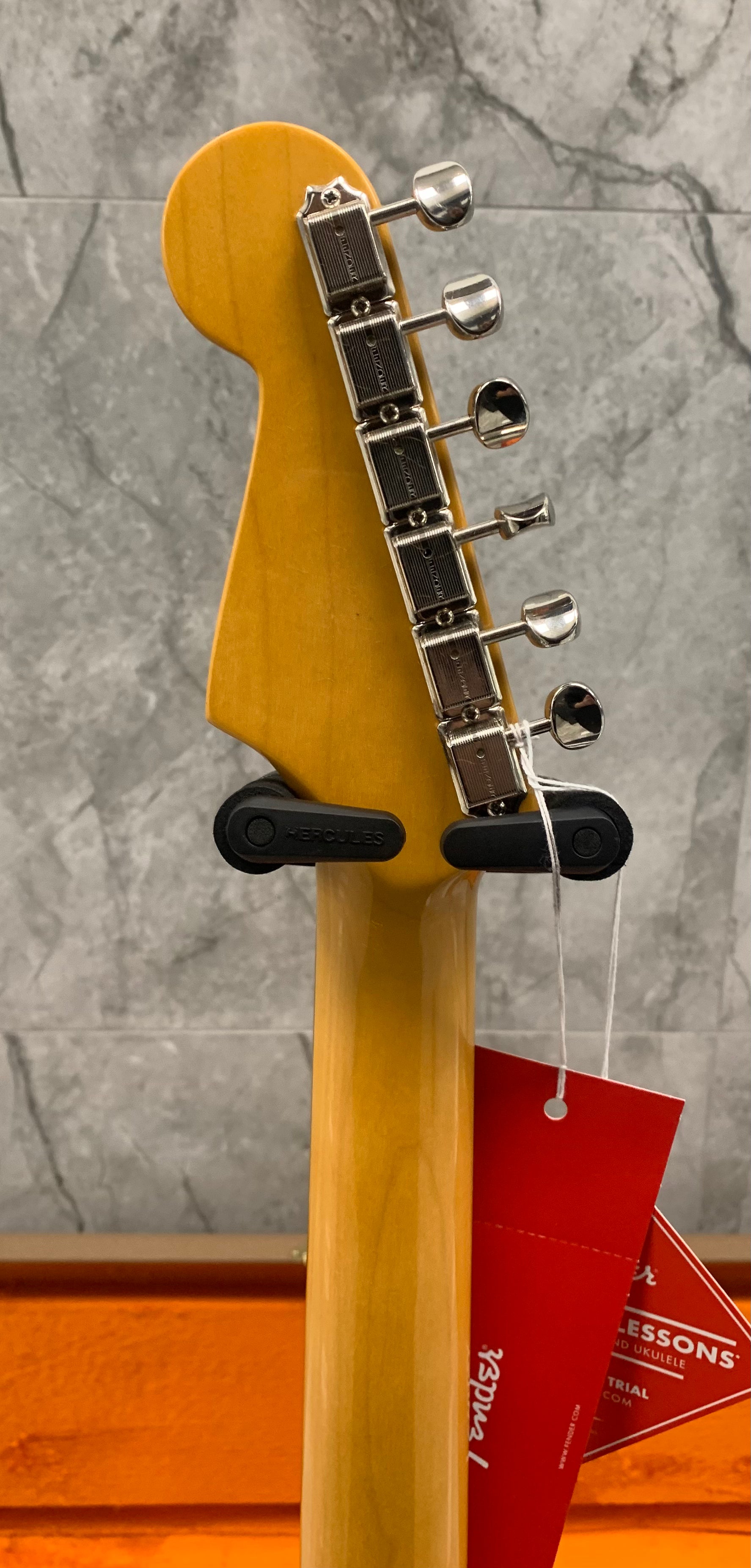 Fender American Vintage II 1961 Stratocaster Rosewood Fingerboard, Fiesta Red 0110250840