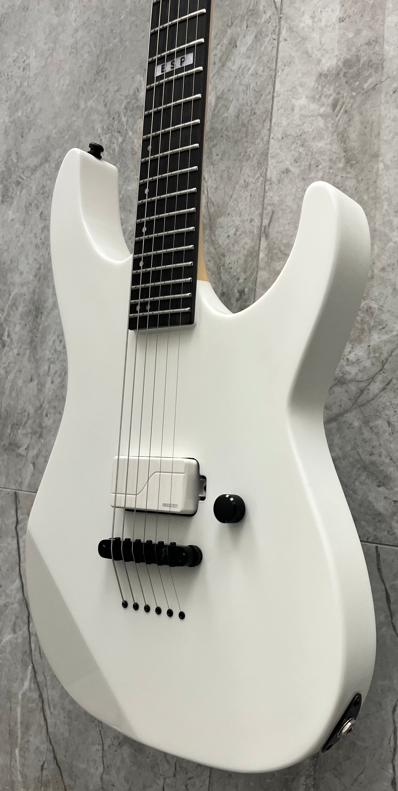 ESP EII E-II M-I MI MADE IN JAPAN NECK THRU NT Electric Guitar, Snow White EIIMINTSW SERIAL NUMBER ES6952253 - 7 LBS 9 OZ