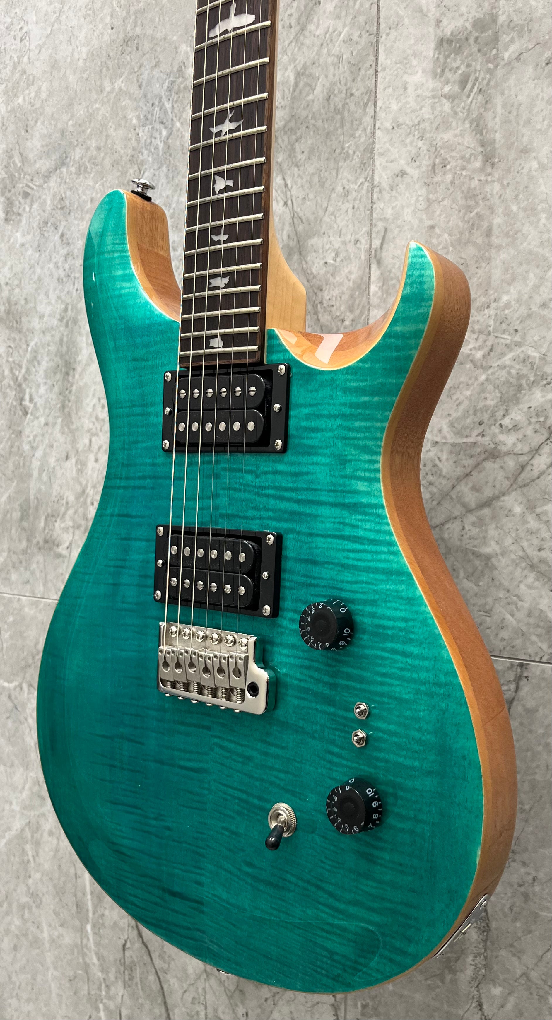 PRS Guitars SE Custom 24-08 Electric Guitar with Gigbag - Turquoise 107994::TU: SERIAL NUMBER CTIG045839 - 7.4 LBS