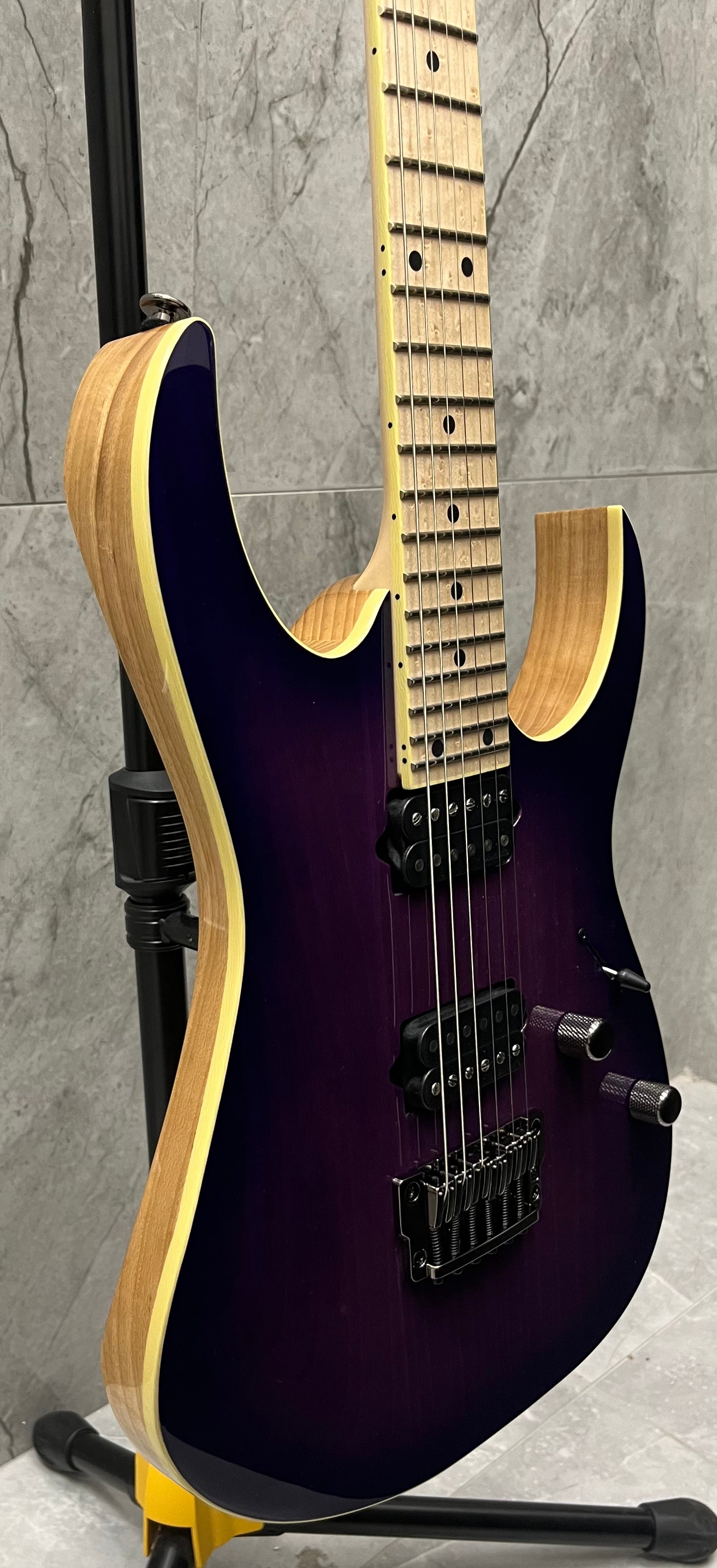 Ibanez RG Prestige Made in Japan 6 string Electric Guitar w/Case - Royal Plum Burst RG652AHMFXRPB