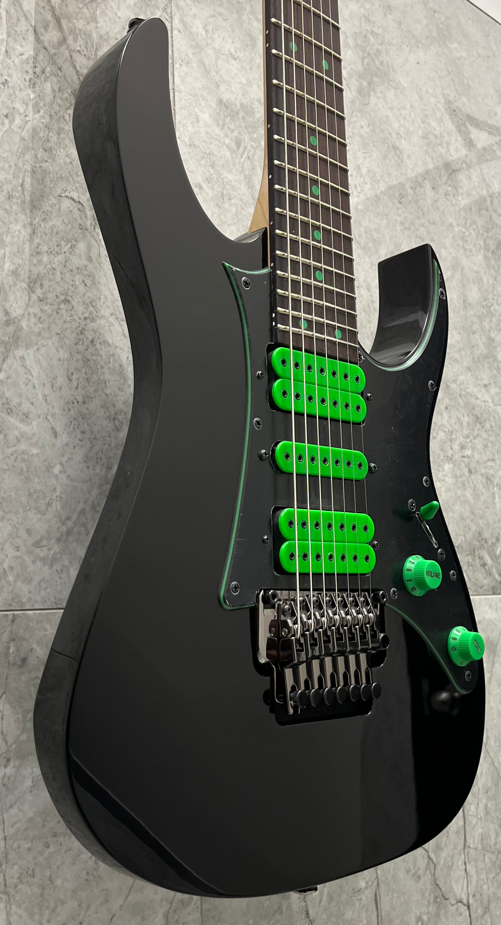 Ibanez UV70PBK Jem / Universe Steve Vai 7 String Signature