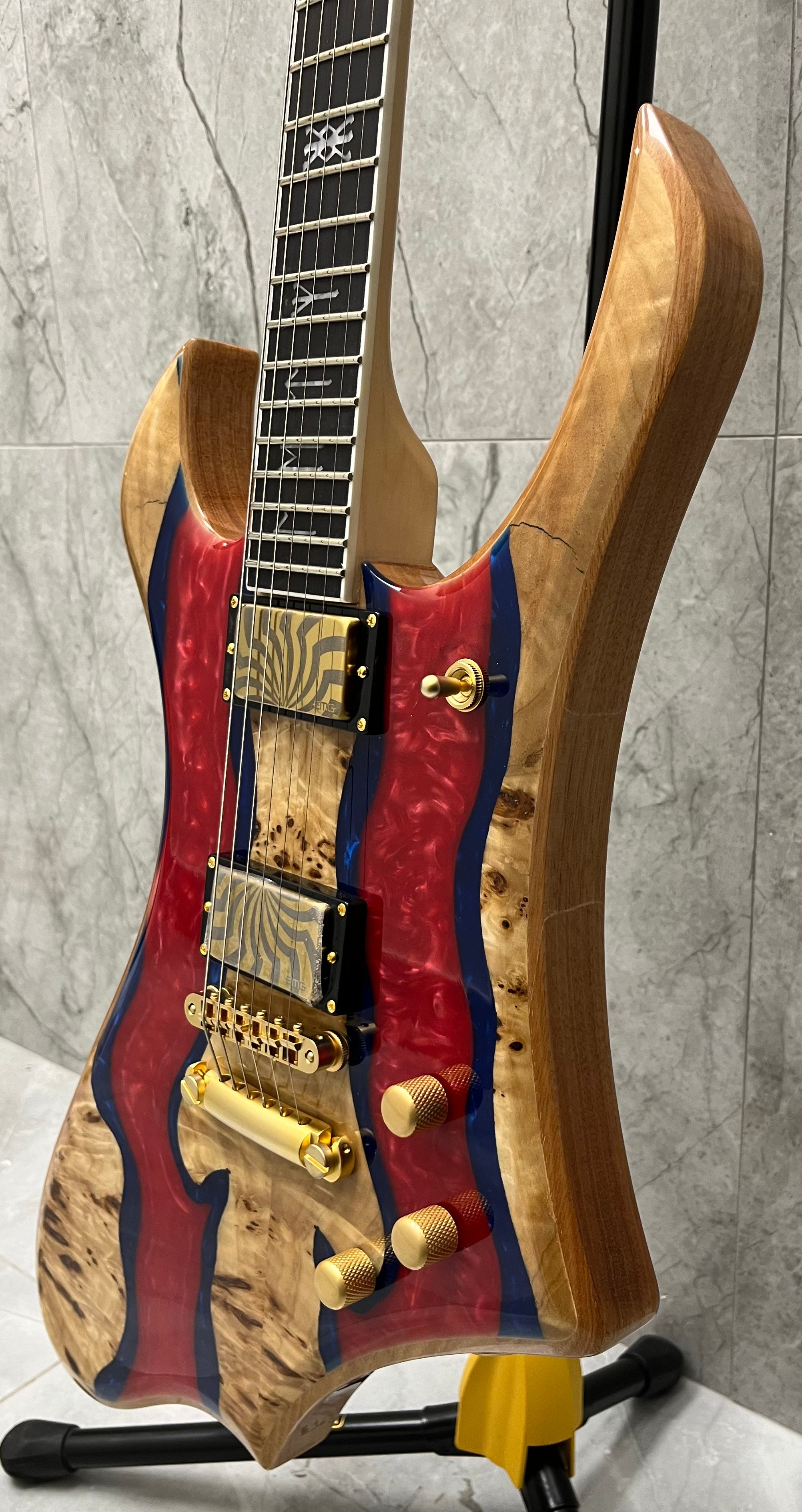 BC Rich MK9 Mockingbird babysat Walnut
