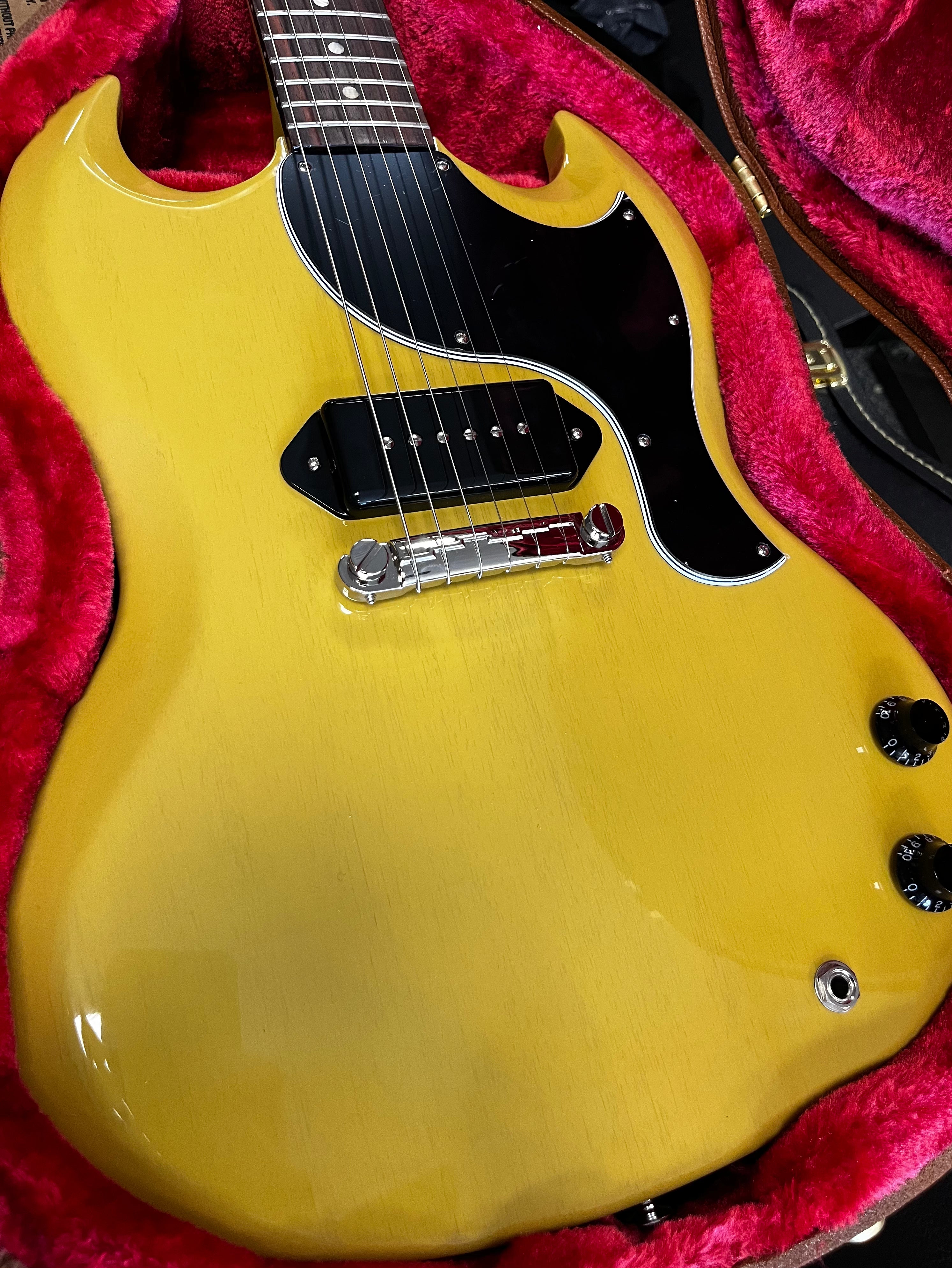 Gibson USA EXCLUSIVE SG Junior TV Yellow W/ HARDSHELL CASE SGJR25TVNH SERIAL NUMBER 221860239 - 5 LBS 15 OZ