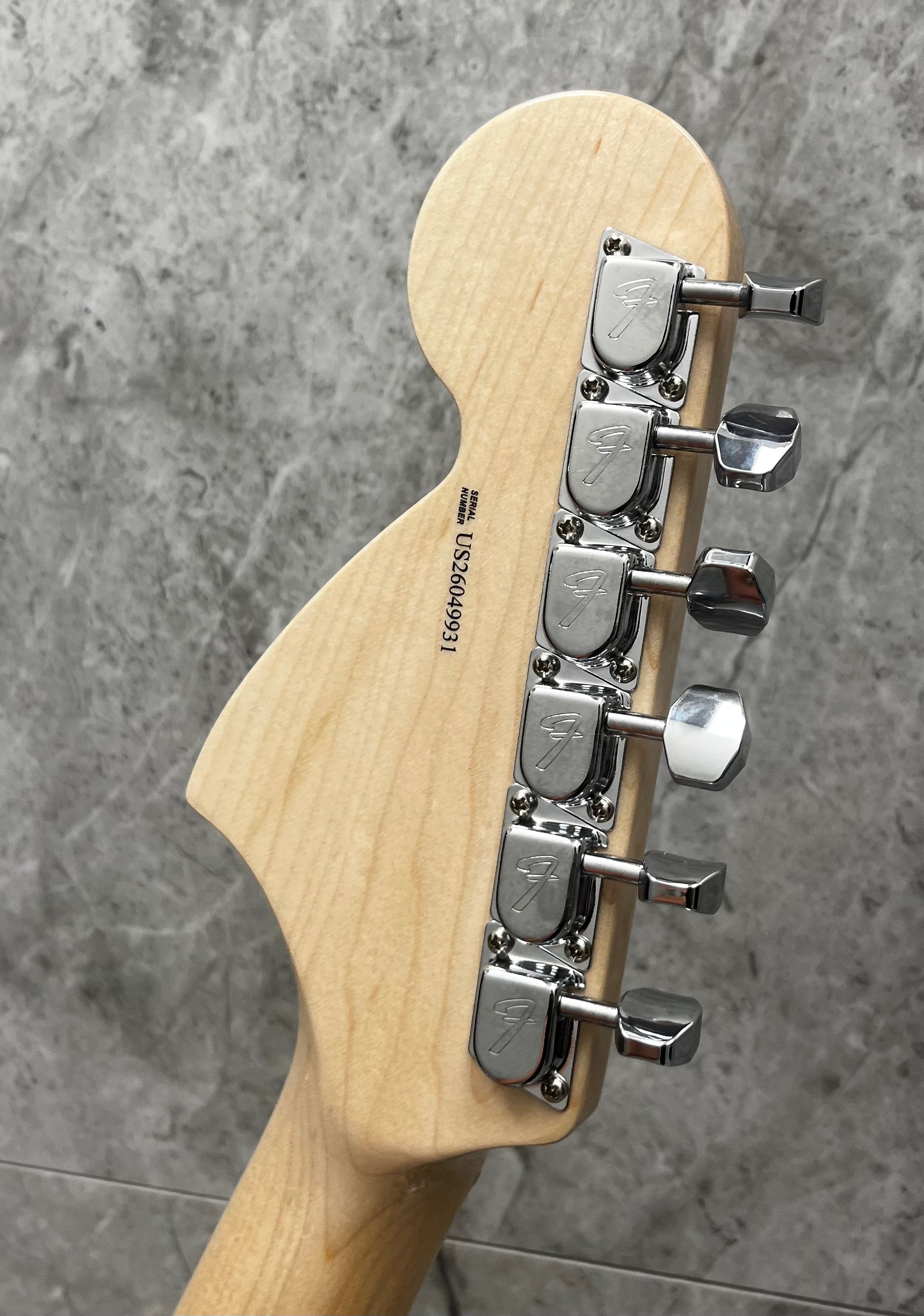 Fender USA Yngwie Malmsteen Stratocaster Scalloped Maple Fingerboard Vintage White 0107112841 SERIAL NUMBER US26049931 - 7 LBS 14 OZ