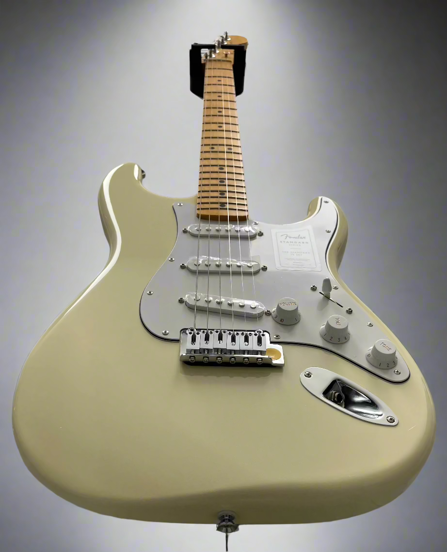 FENDER Standard Stratocaster Maple Fingerboard Olympic White FENDER Standard Stratocaster Maple Fingerboard Olympic White