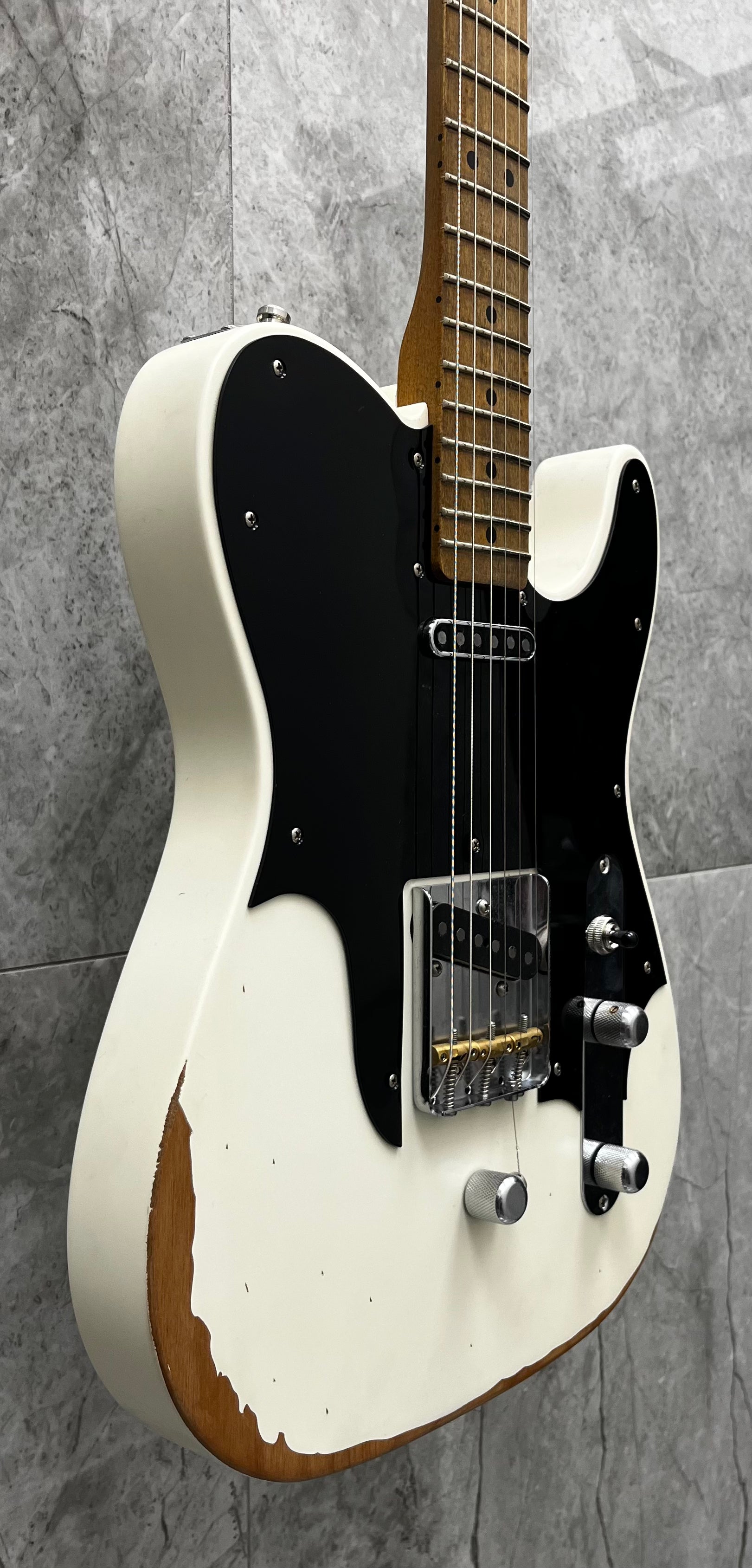 FENDER John Osborne Road Worn Telecaster Maple Fingerboard, Olympic White 0140372705 SERIAL NUMBER J0000466 - 7 LBS 4 OZ