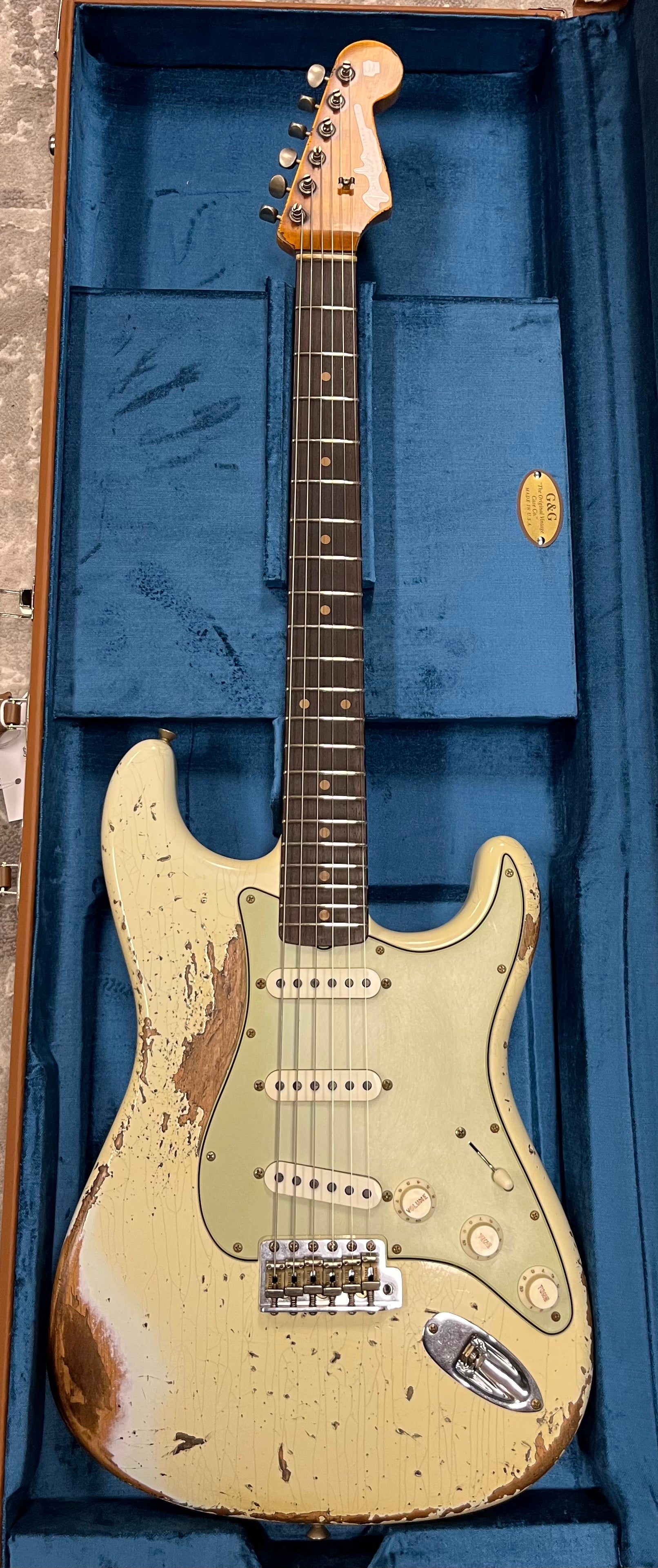 Fender USA Custom Shop Special Run 62/63 Stratocaster Super Heavy Relic Tomatillo Green 9231017115 SERIAL NUMBER CZ585946 - 7 LBS 14 OZ