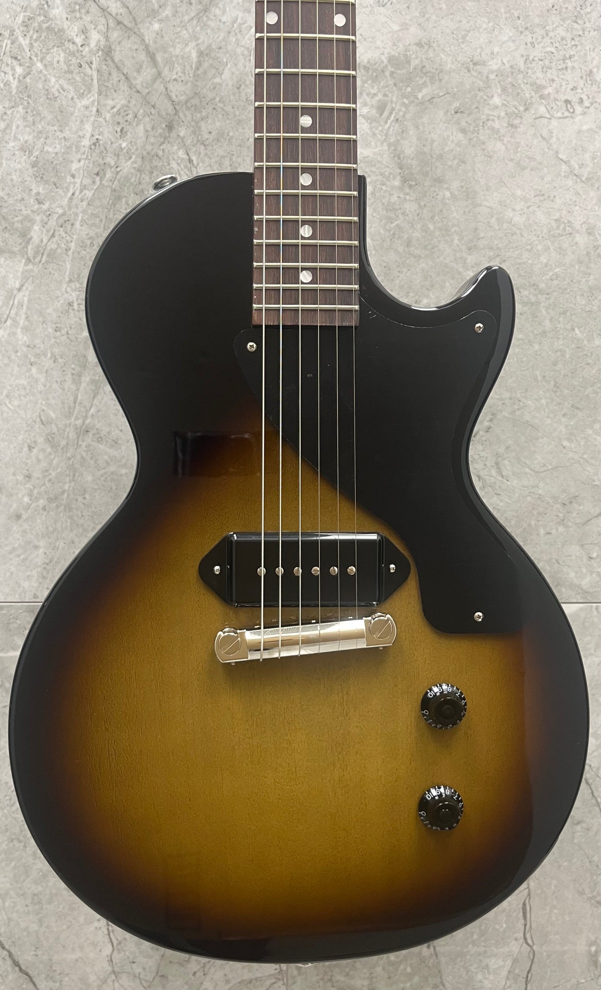 gibson les paul jr tobacco burst Gibson USA Les Paul Junior LPJR00VTNH Vintage Tobacco Burst — L.A. Music