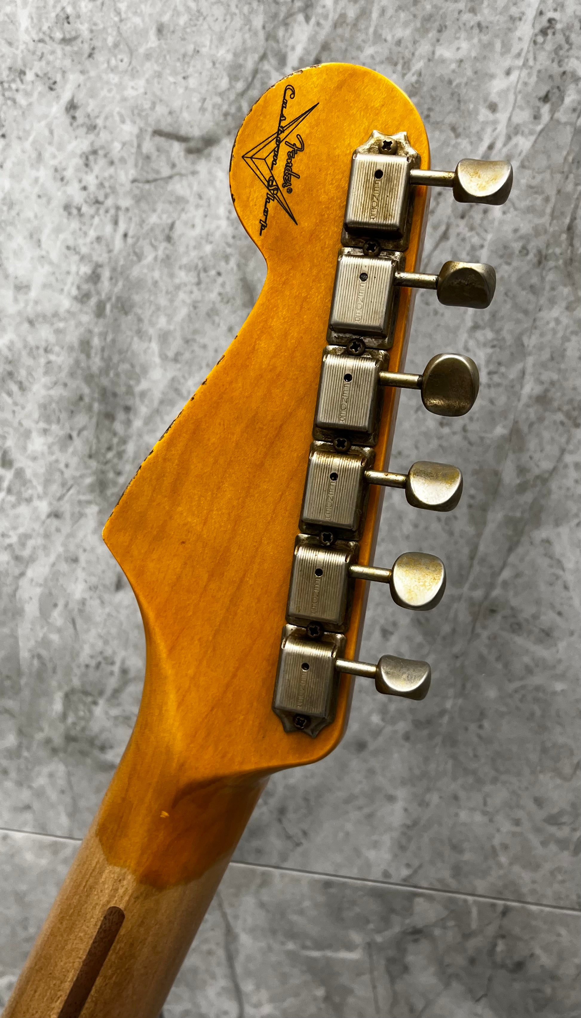 FENDER USA CUSTOM SHOP 1956 Hardtail Stratocaster Heavy Relic Black 9235700225 SERIAL NUMBER CZ2589131 - 6 LBS 15 OZ