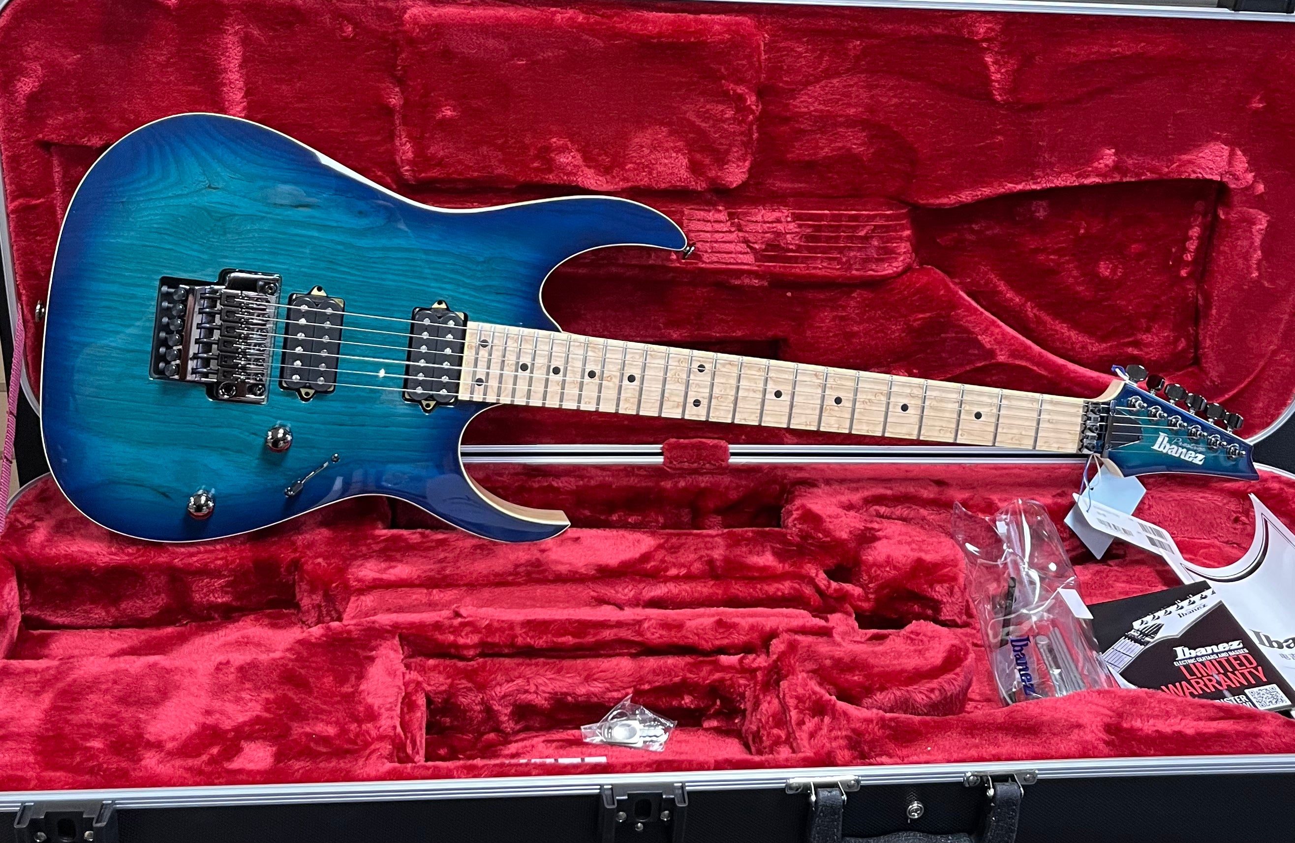 Ibanez Made in Japan RG652AHMNGB RG Prestige W/ CASE - Nebula Ibanez Made in Japan RG652AHMNGB RG Prestige W/ CASE - Nebula