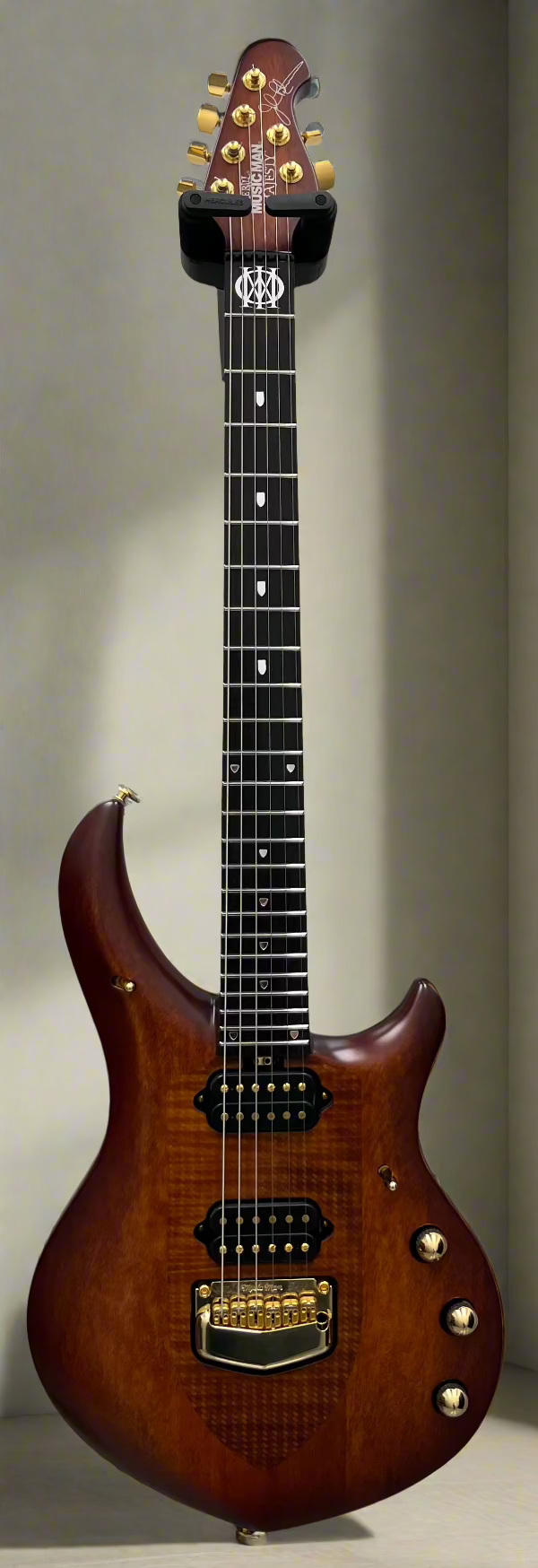 Ernie Ball Music Man John Petrucci Signature Artisan Majesty 6 USED GREAT CONDITION SERIAL NUMBER M07528 - 6.8 LBS