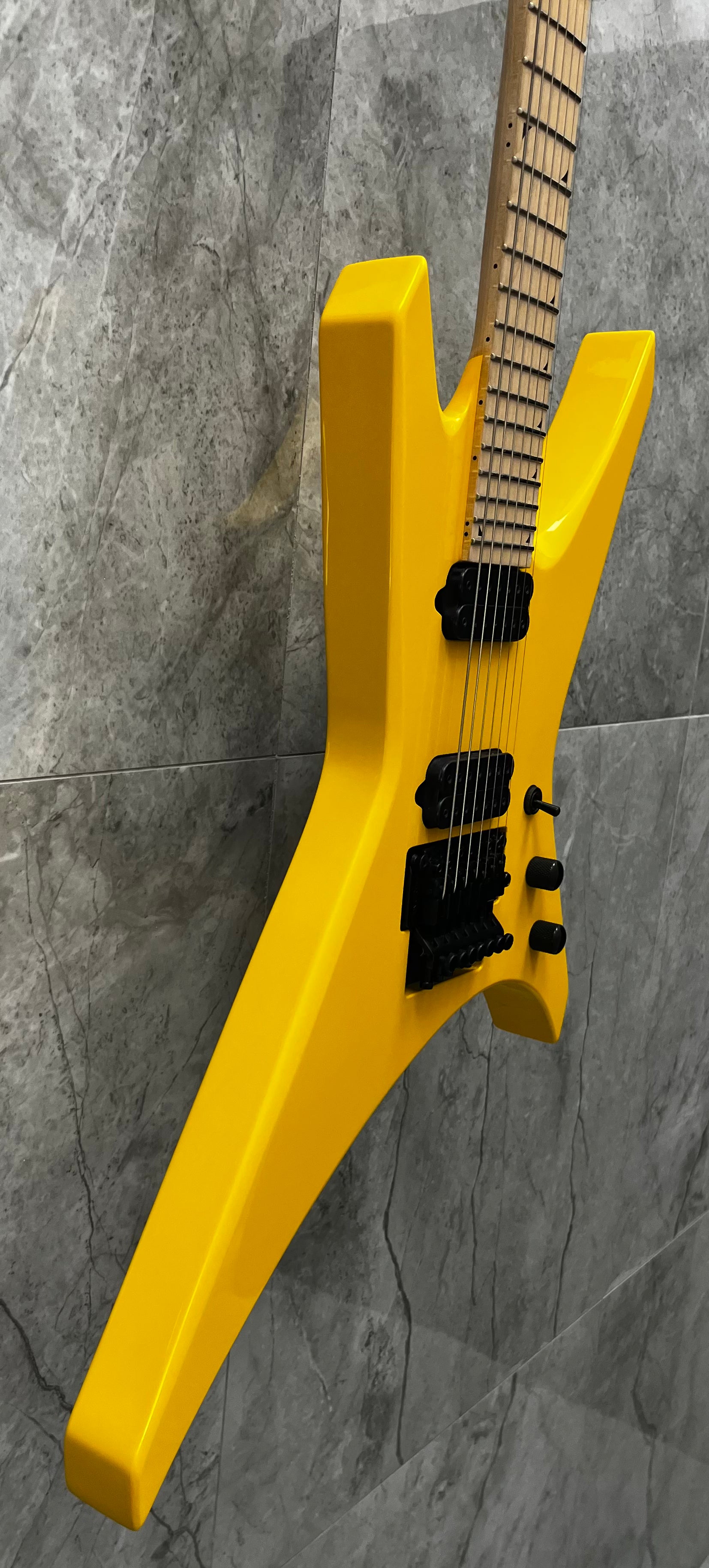 Jackson Pro Series Signature Dave Davidson Warrior WR7, Ebony Fingerboard, Ferrari Yellow 2916507504 SERIAL NUMBER ICJ2611238 - 8.0 LBS