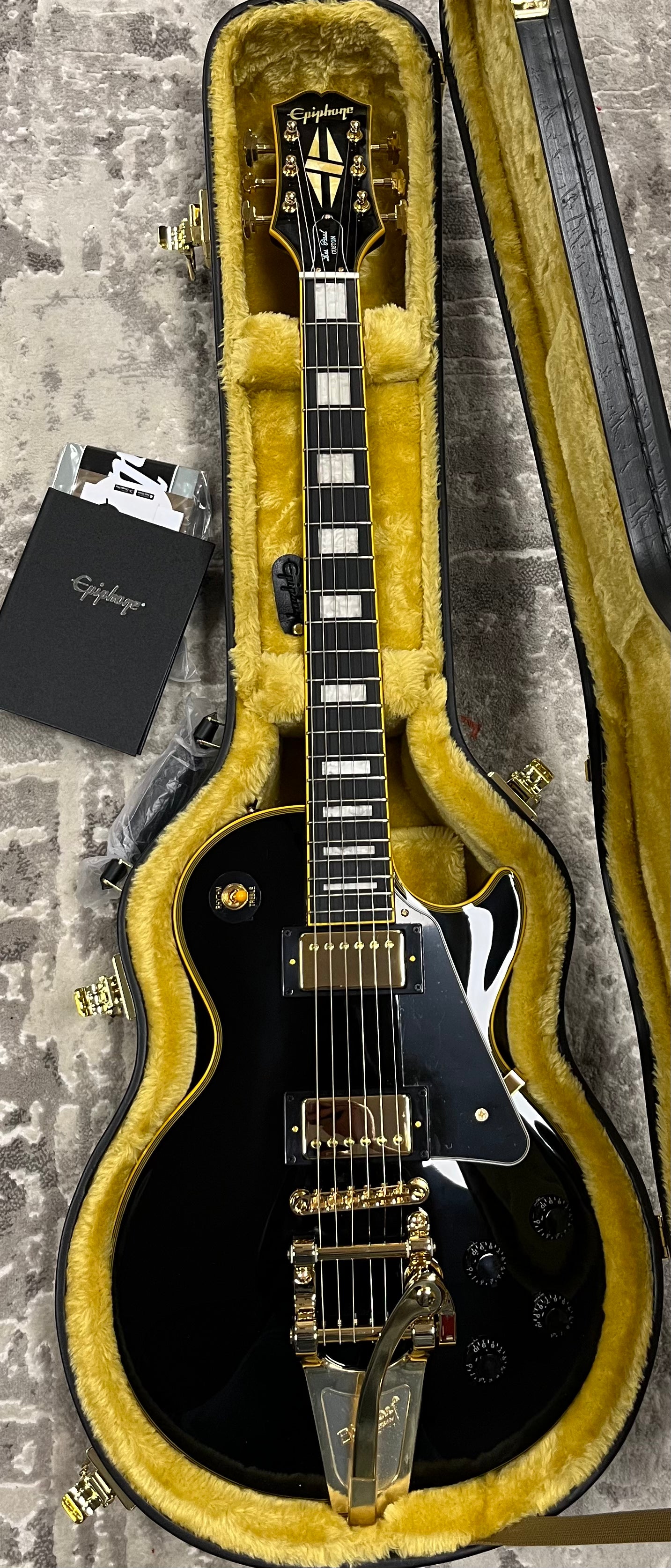 Epiphone Inspired by Gibson Custom Joe Bonamassa 59 LP Custom w/ Bigsby Antique Ebony EIJBLPCBGB SERIAL NUMBER 25051520200 9 LBS 4 OZ