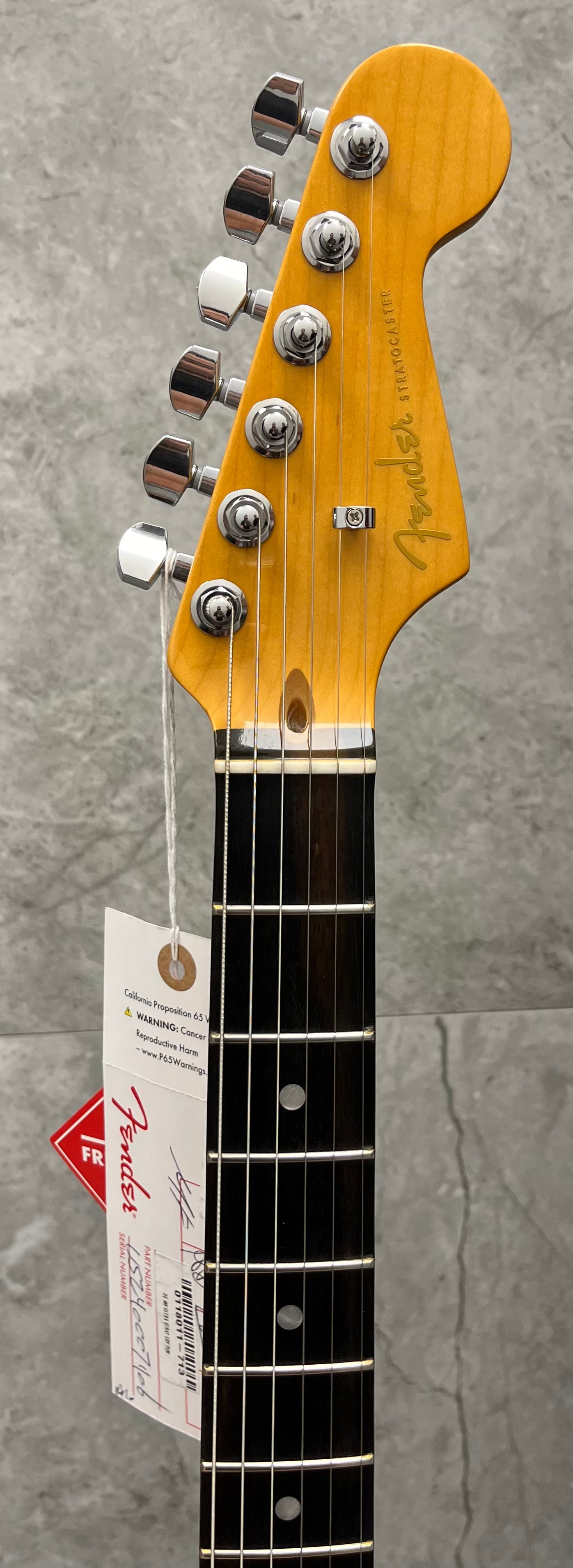 FENDER USA FSR Limited Edition American Ultra Stratocaster Plum Metallic w/Ebony Fingerboard & Anodized Gold Pickguard 0118011713 SERIAL NUMBER US240007406 - 8.0 LBS
