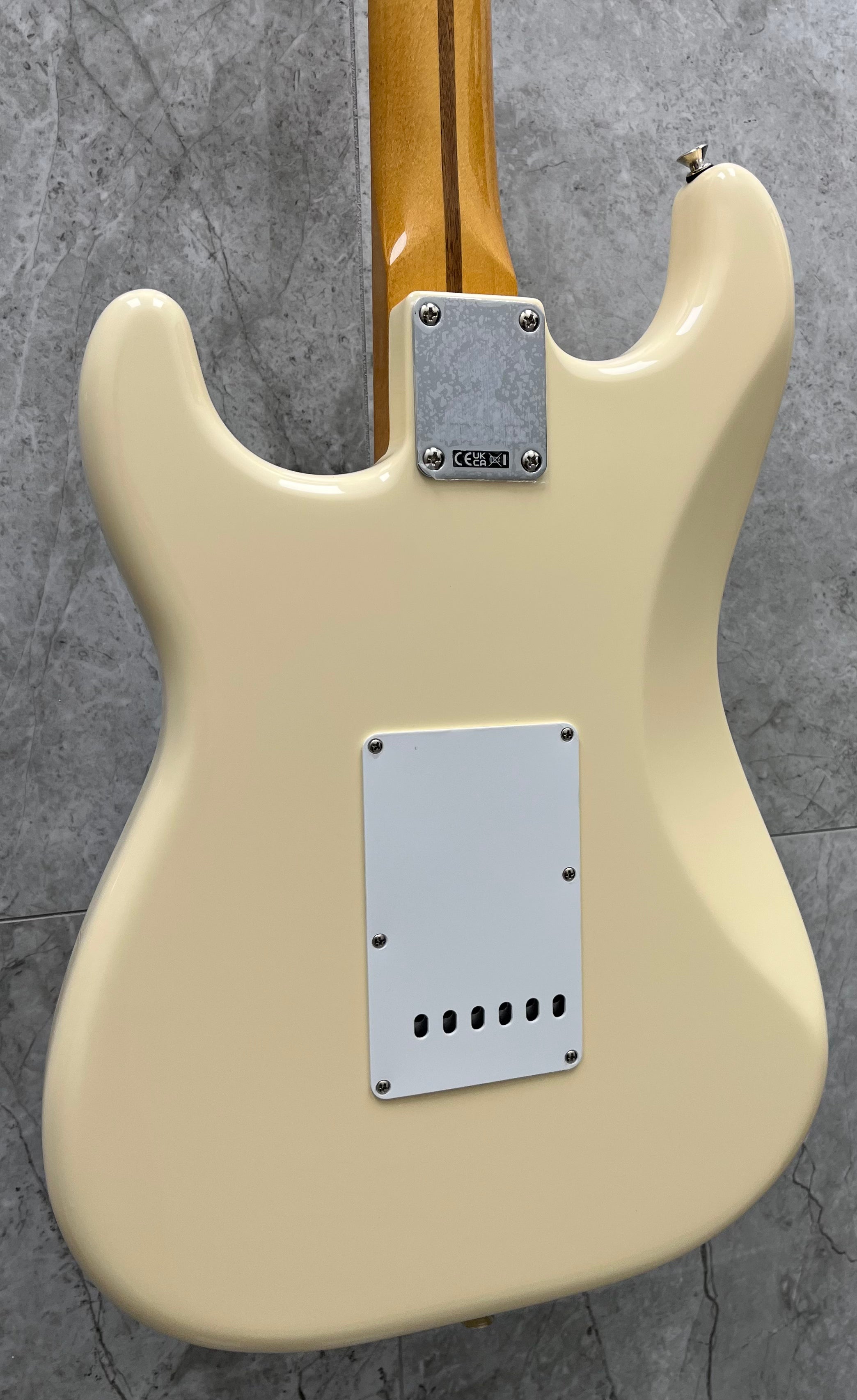 Fender Jimi Hendrix Stratocaster, Maple Fingerboard, Olympic White 0145802305 SERIAL NUMBER MX25014652 - 7.8 LBS