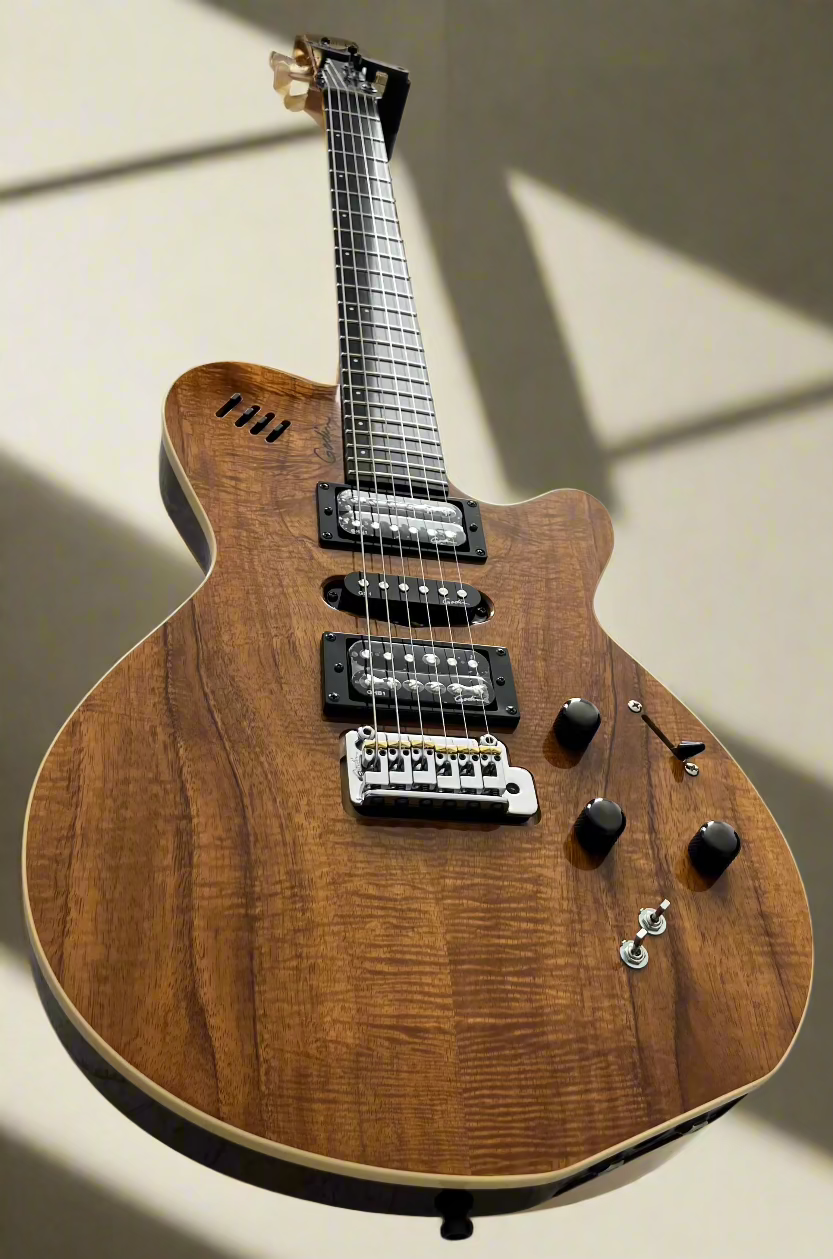 Godin Made in Canada xtSA 6 String Koa Extreme HG W/ GIG BAG 041497 SERIAL NUMBER 22184102 - 8.4 LBS