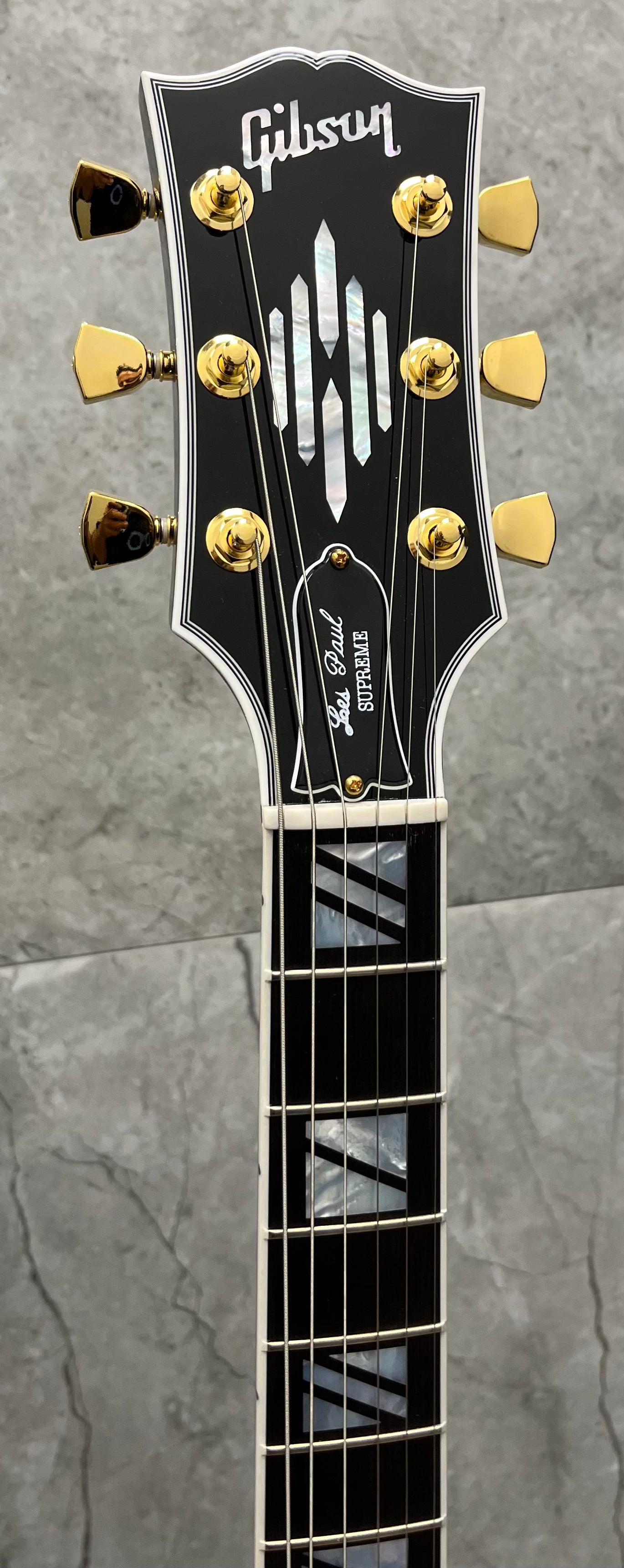 Gibson USA Les Paul Supreme - Translucent Ebony LPSU00TEGH SERIAL NUMBER 205140194 - 8.8 LBS