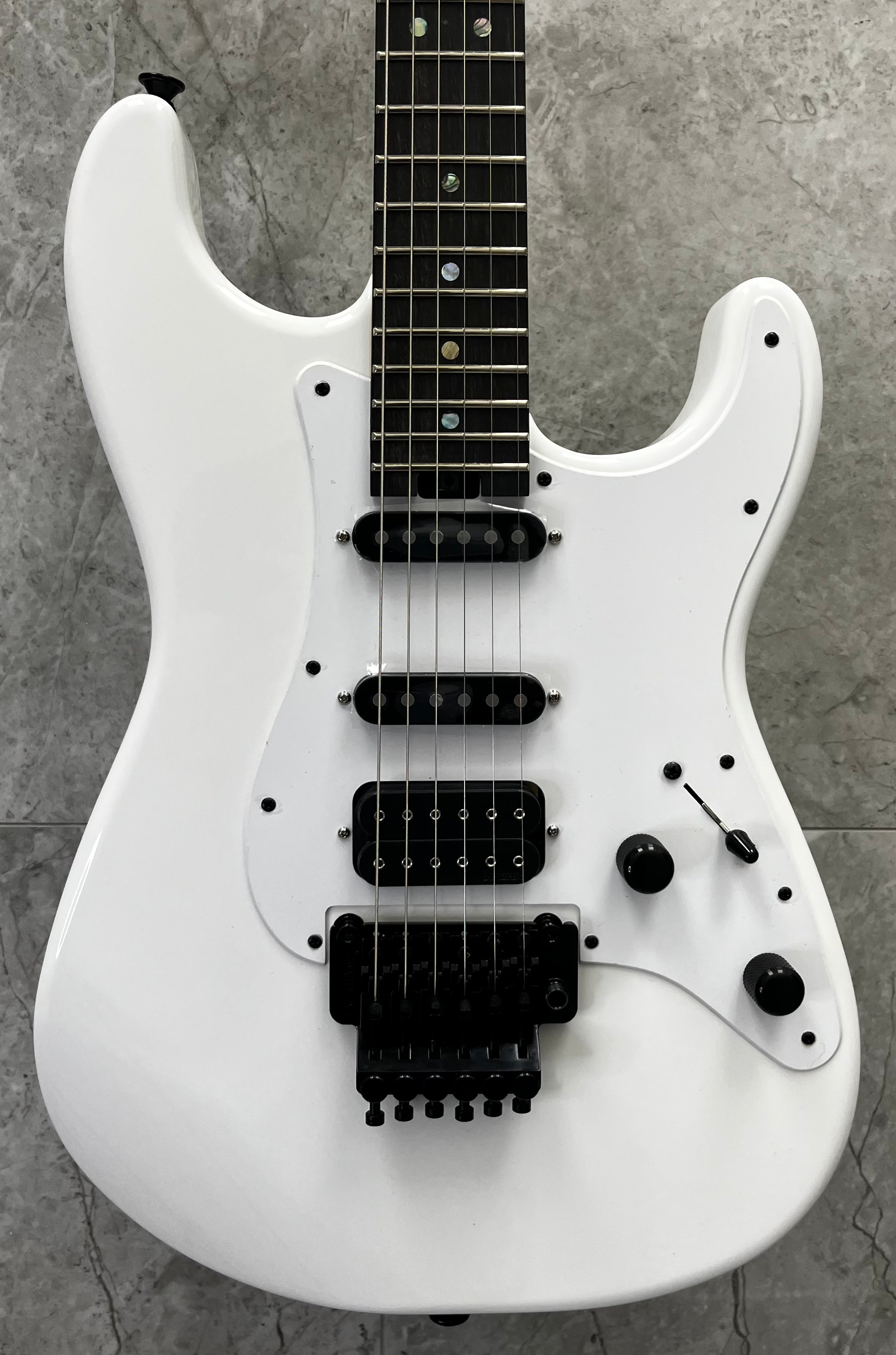 Jackson USA CUSTOM SHOP Adrian Smith San Dimas DK, Ebony Fingerboard, Snow White 2805053876 SERIAL NUMBER 010631 - 8 LBS 6 OZ