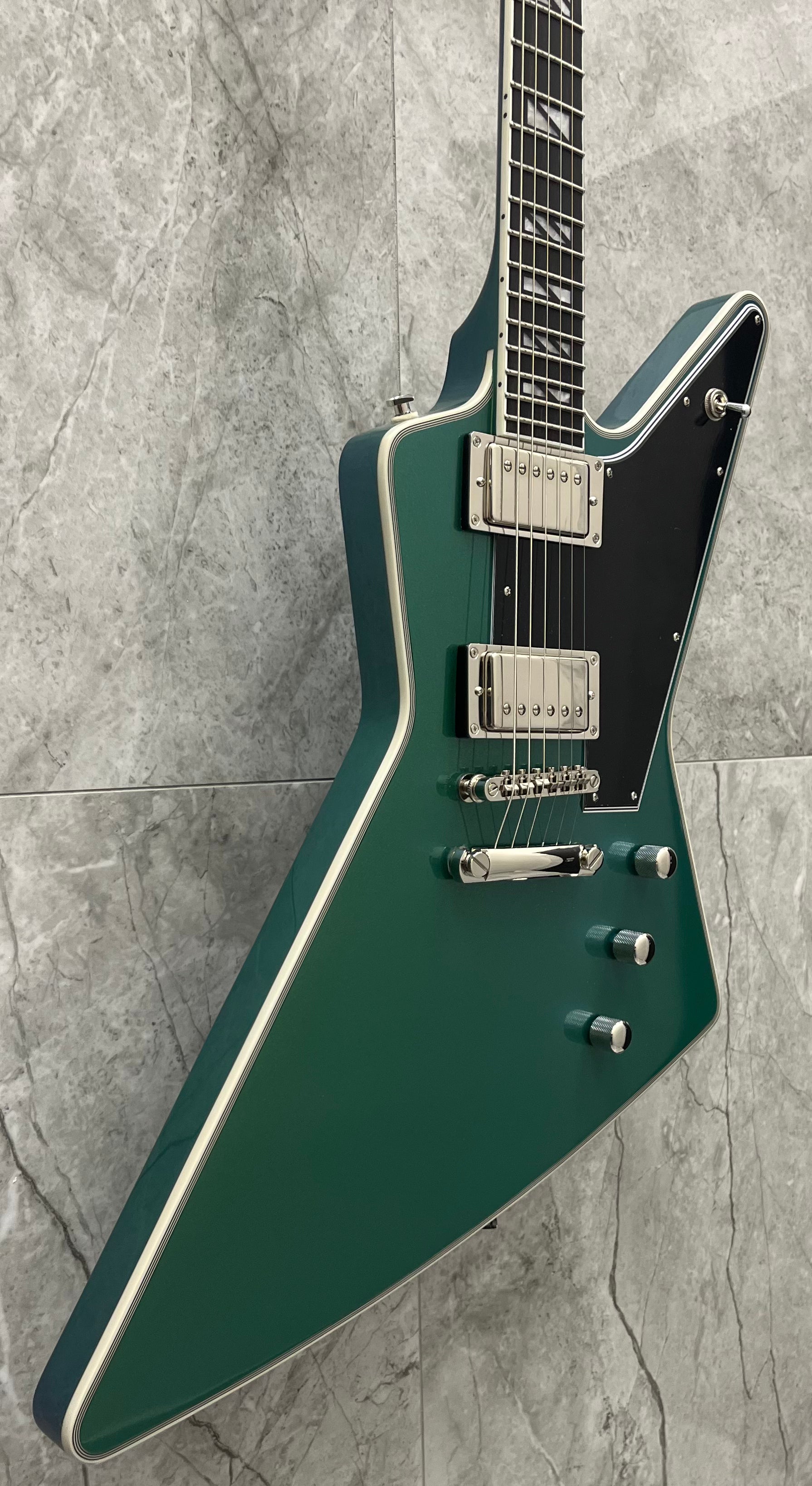 Epiphone Futura Explorer Custom w/ Stainless Steel Frets w/ Gig Bag Dragonfly Shift EIFEXCFSSNH SERIAL NUMBER 25111528333 - 8 LBS 11 OZ