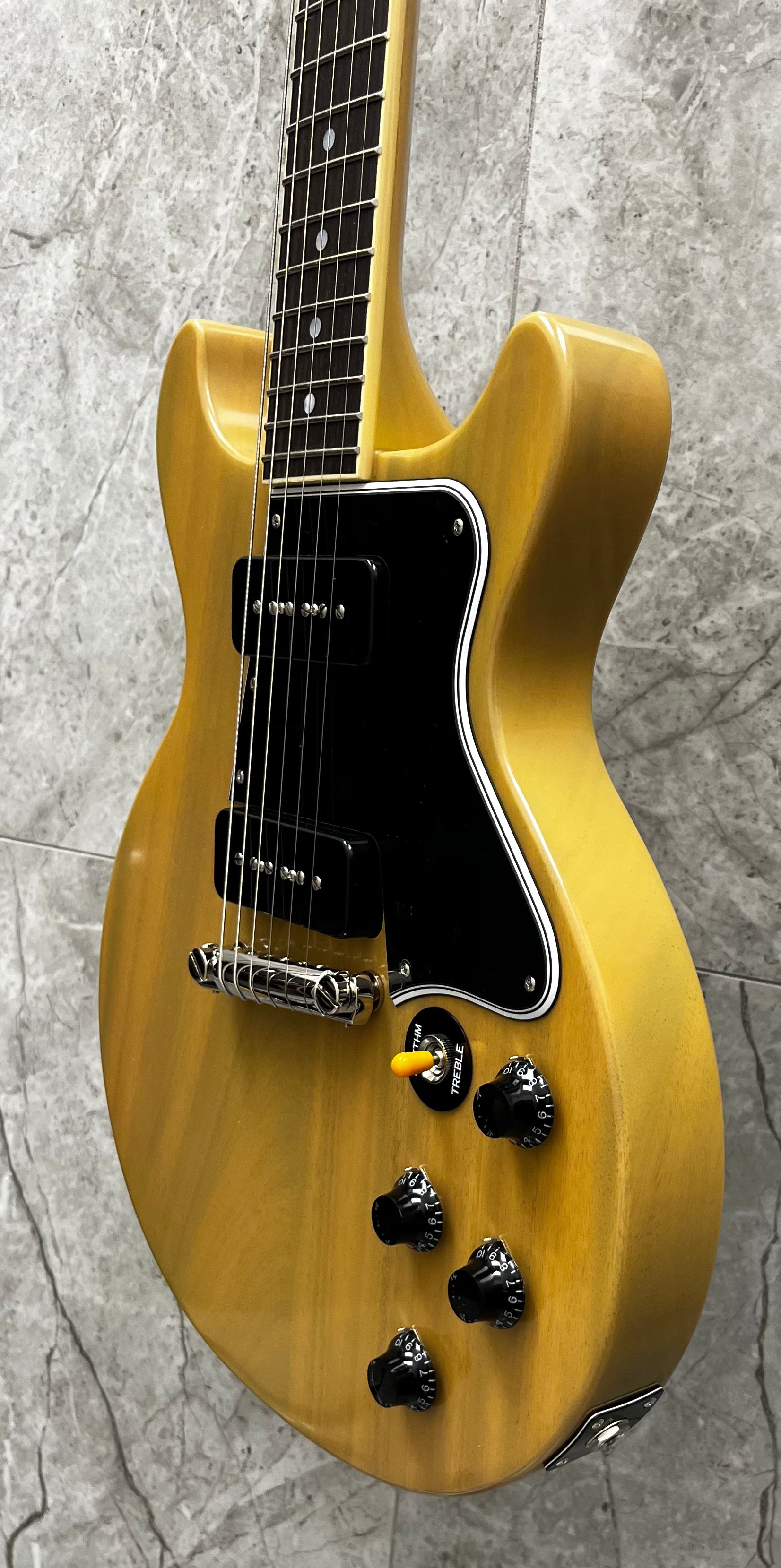 Epiphone 1960 Les Paul Special Double Cut Reissue Electric Guitar with Hardshell Case - TV Yellow ECLSR0TYNH SERIAL NUMBER 25111524777 - 9 LBS 9 OZ