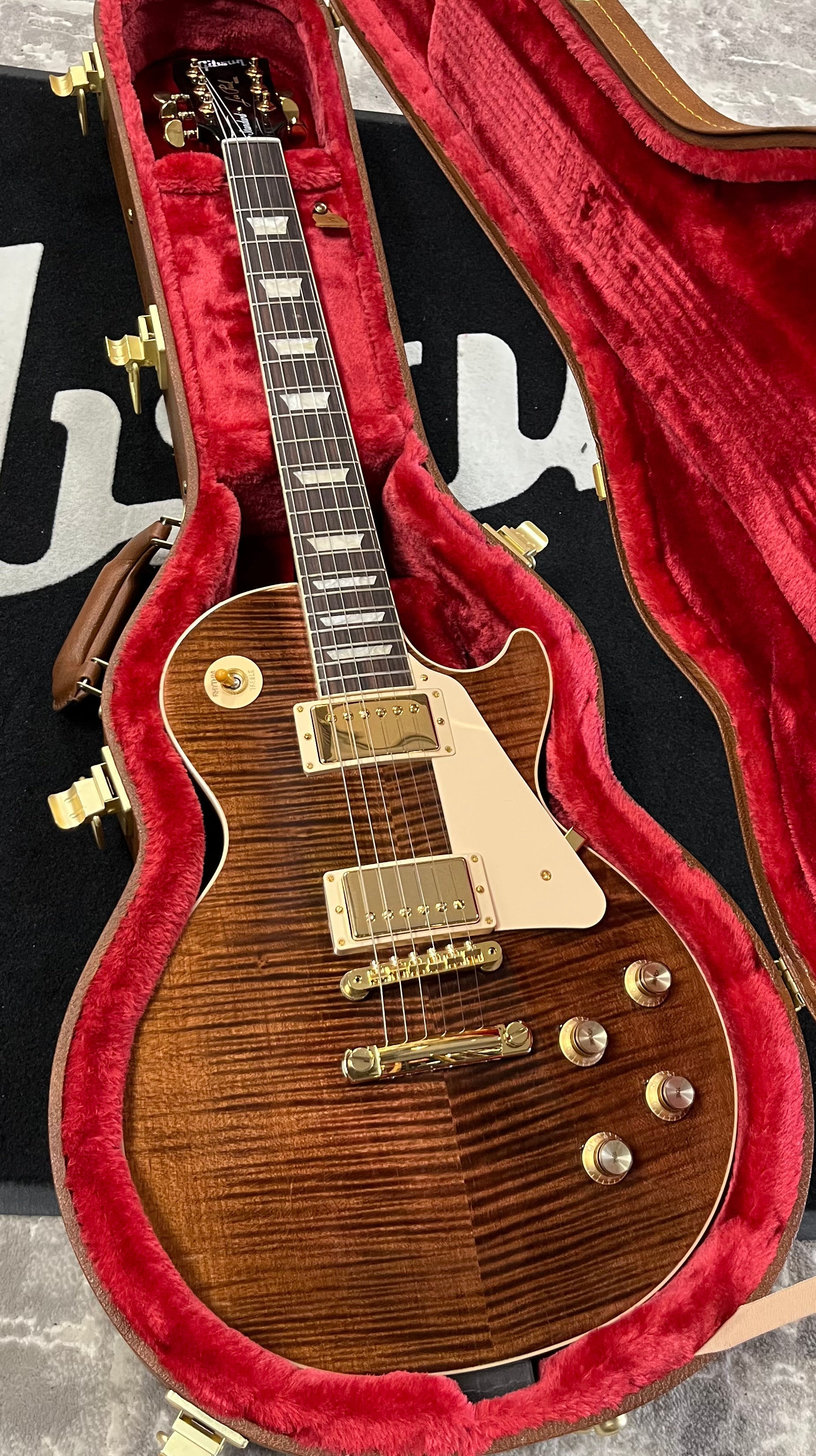 Gibson USA Les Paul Standard Figured Flame Top 60s Electric Guitar with Hardshell Case - Root Beer LPS624ROGH SERIAL NUMBER 233140355 - 9.4 LBS