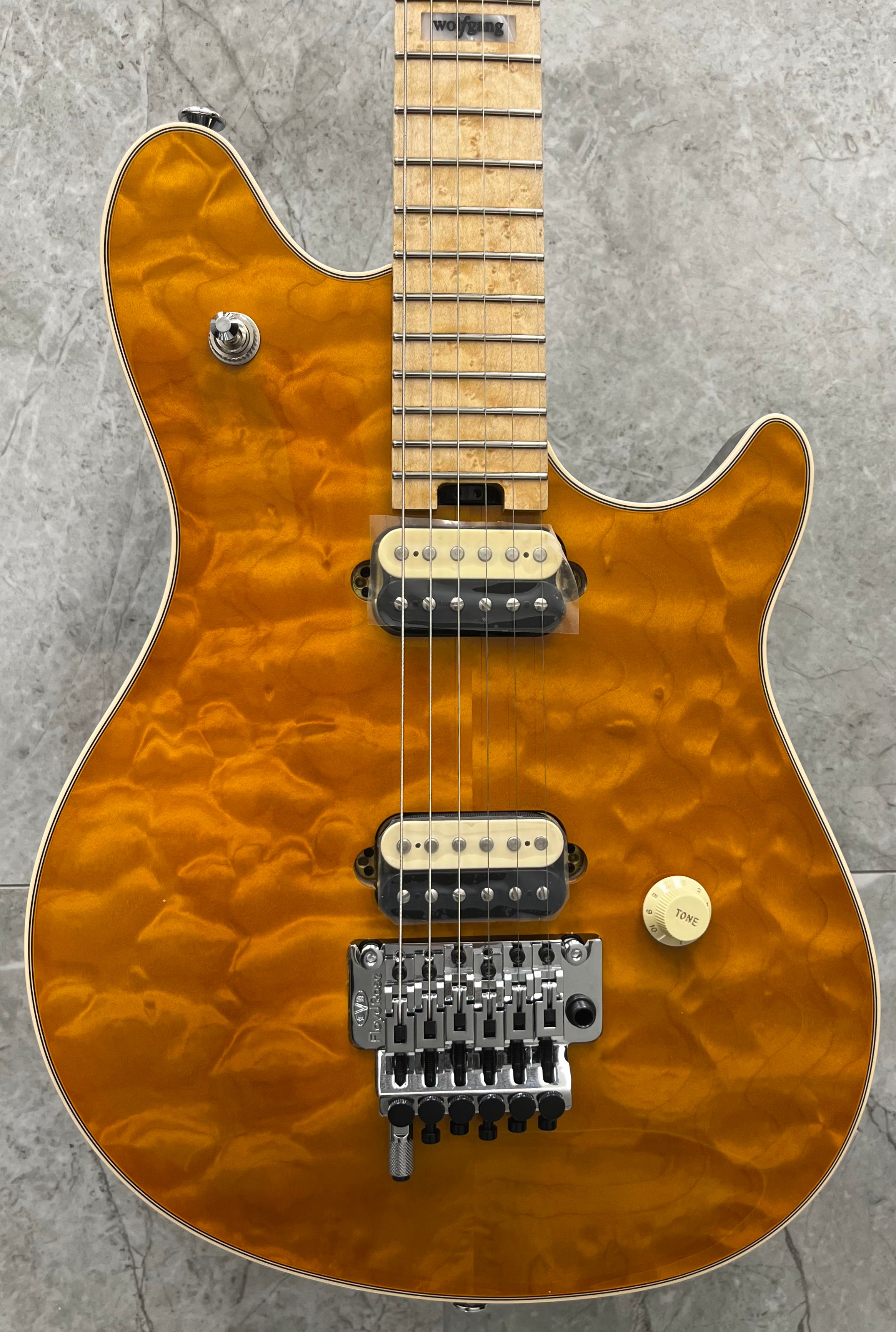 EVH USA CUSTOM SHOP WOLFGANG QUILT TOP TRANS AMBER 5101025090 SERIAL NUMBER WG17679A - 7 LBS 6 OZ