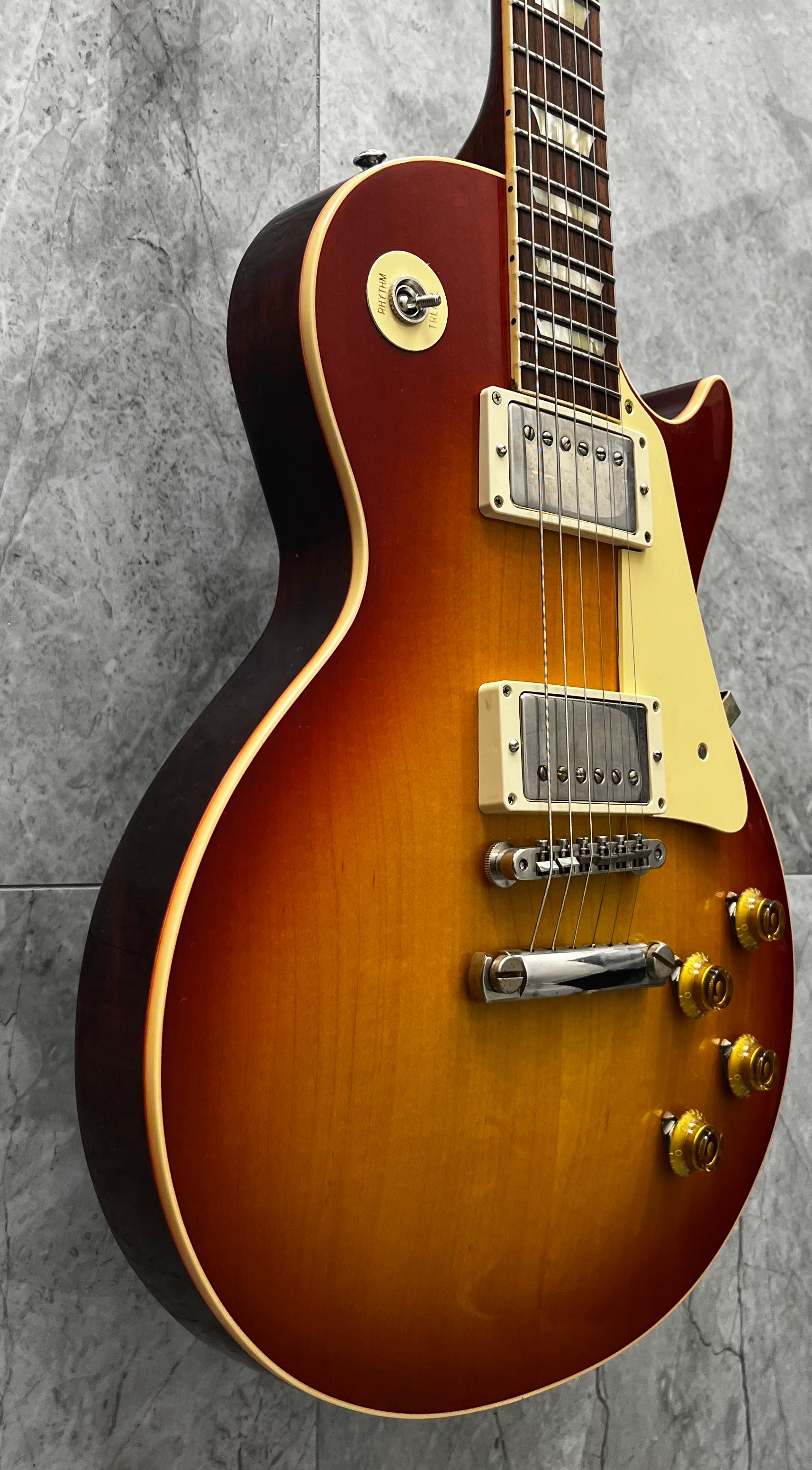 Gibson Custom Shop 1958 Les Paul Standard Reissue VOS Washed Cherry Sunburst SERIAL NUMBER 8 0790 8 LBS 3 OZ