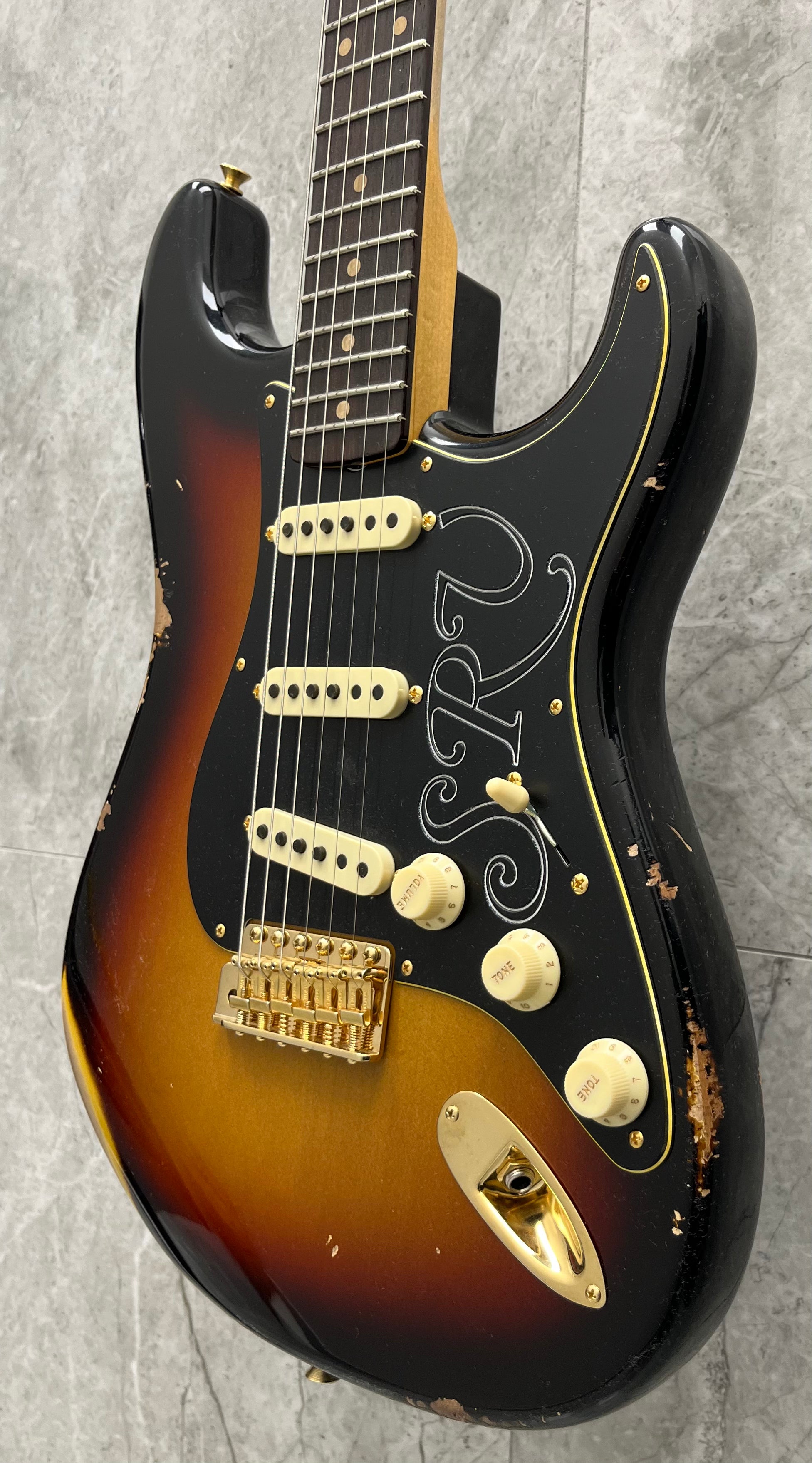 Fender Custom Shop SRV Stevie Ray Vaughan Signature Stratocaster Relic with Closet Classic Hardware, Rosewood Fingerboard, Faded 3-Color Sunburst 9235001087 SERIAL NUMBER CZ2585727 - 7.8 LBS