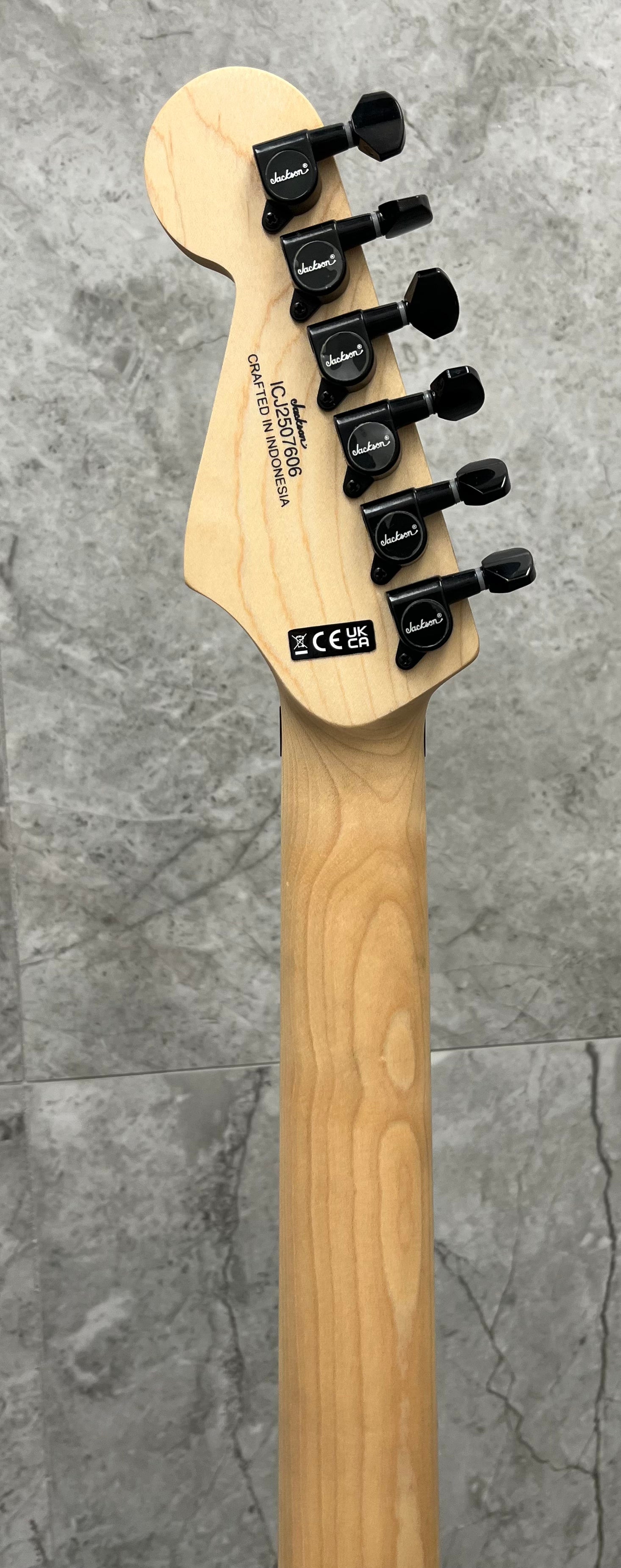 Jackson Adrian Smith Signature SDX Maple Fingerboard IN Snow White Jackson Adrian Smith Signature SDX Maple Fingerboard IN Snow White