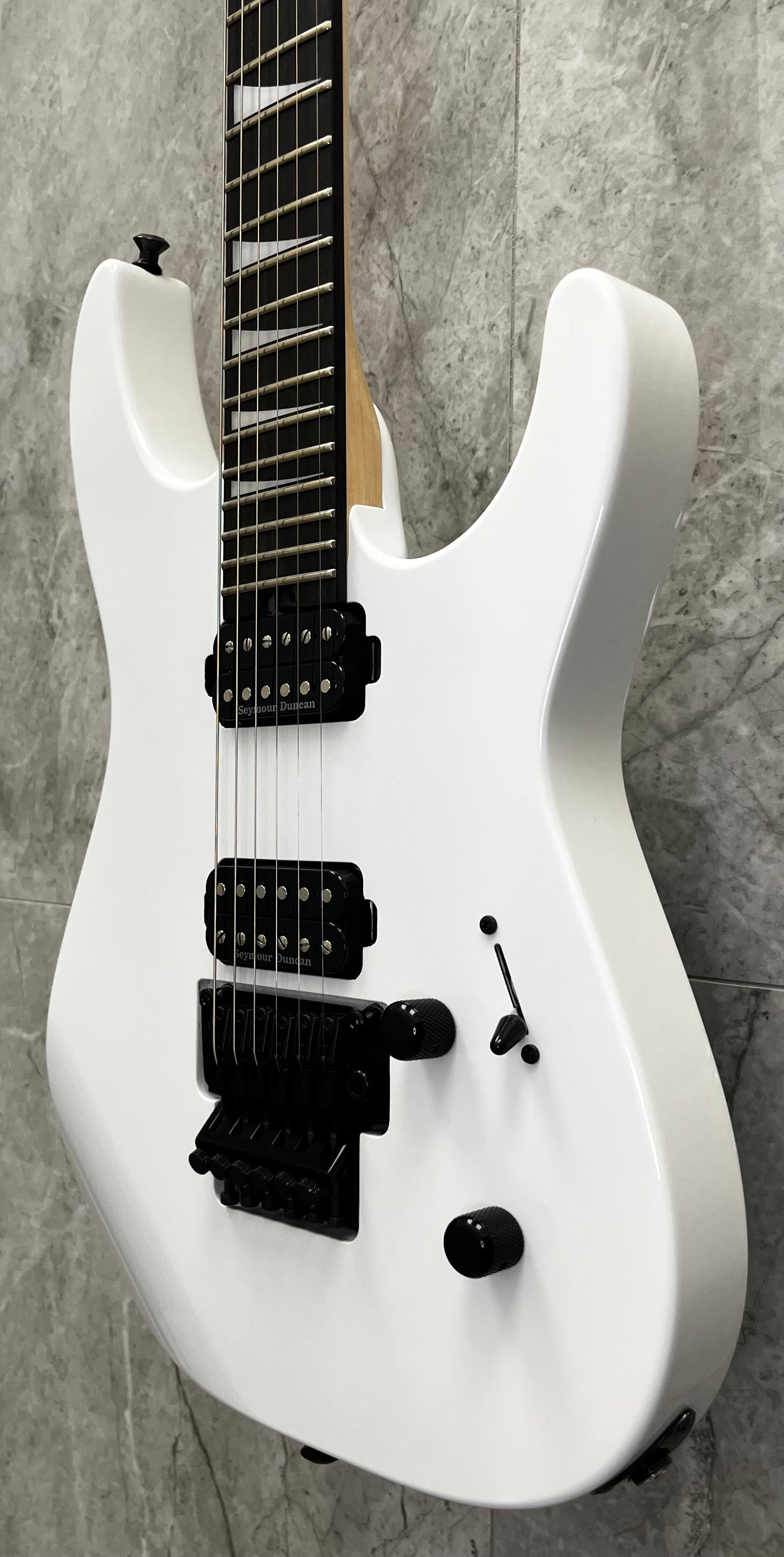 Jackson Made in Japan MJ Series Dinky DKR, Ebony Fingerboard, Snow White 2904009276 SERIAL NUMBER JFJ2500138 - 7 LBS 1 OZ