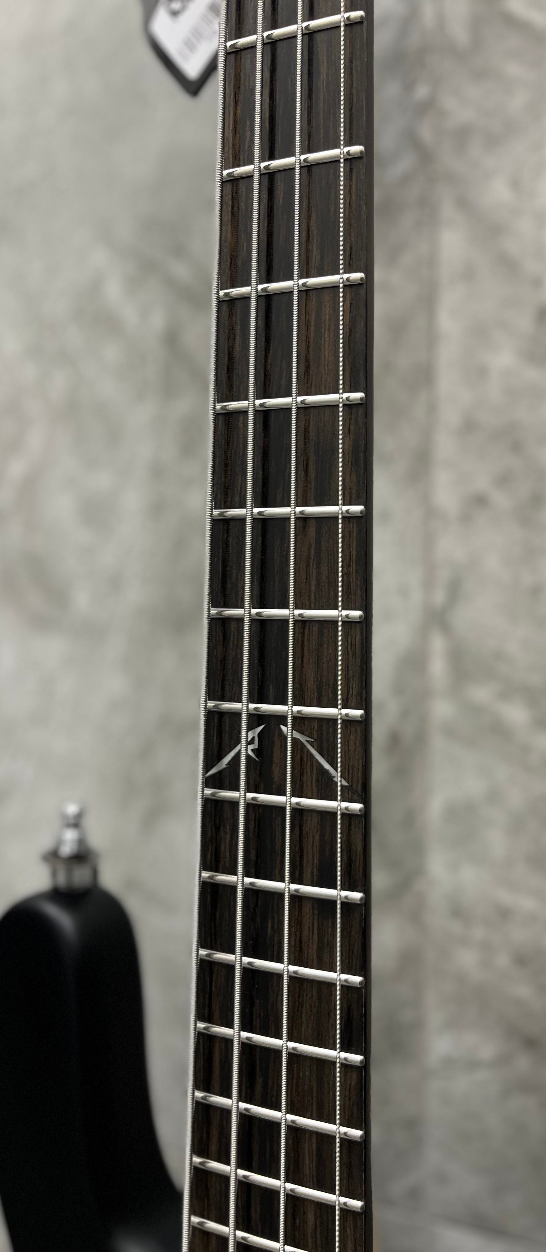 Warwick RockBass Artist Line Robert Trujillo METALLICA 4 String - Solid Black Satin BA194493AAALDFR