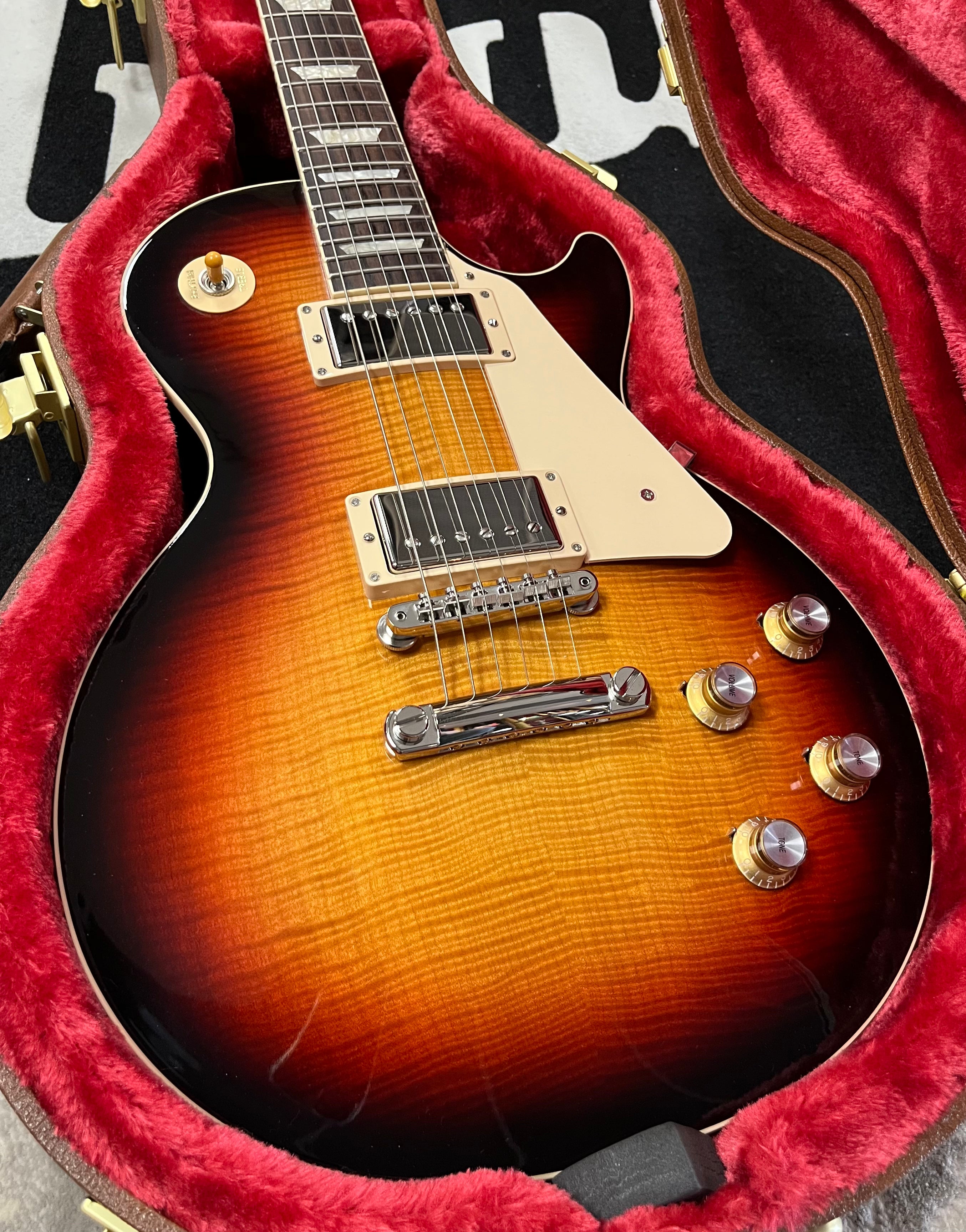 Gibson USA EXCLUSIVE Les Paul Standard 60s Limited Run AAA Flame Figured Top LPS6A23FINH SERIAL NUMBER 210240100 - 8.8 LBS