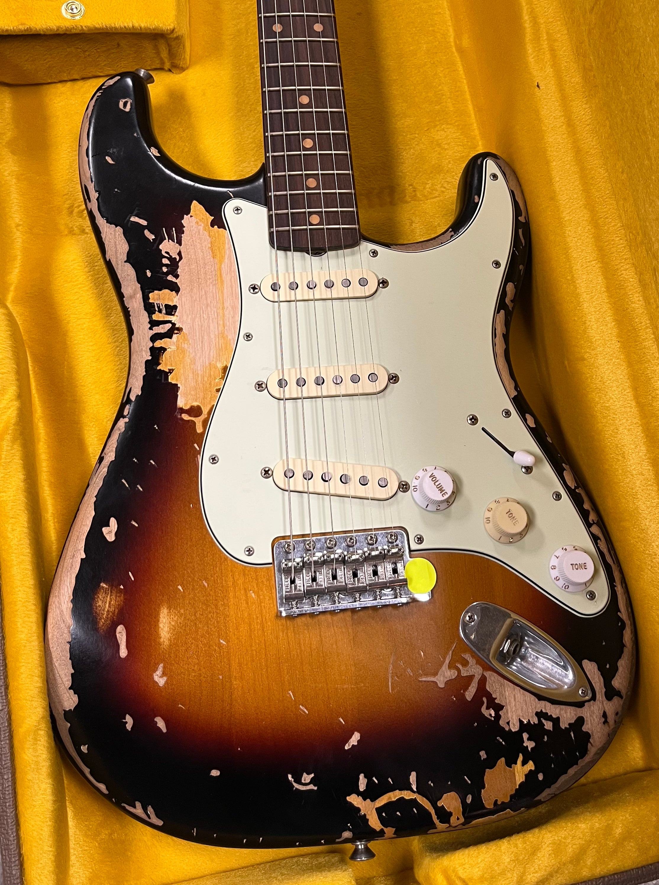 FENDER Mike McCready Stratocaster Rosewood Fingerboard, 3-Color Sunburst 0145310700 SERIAL NUMBER MM04398 - 7 LBS 11 OZ