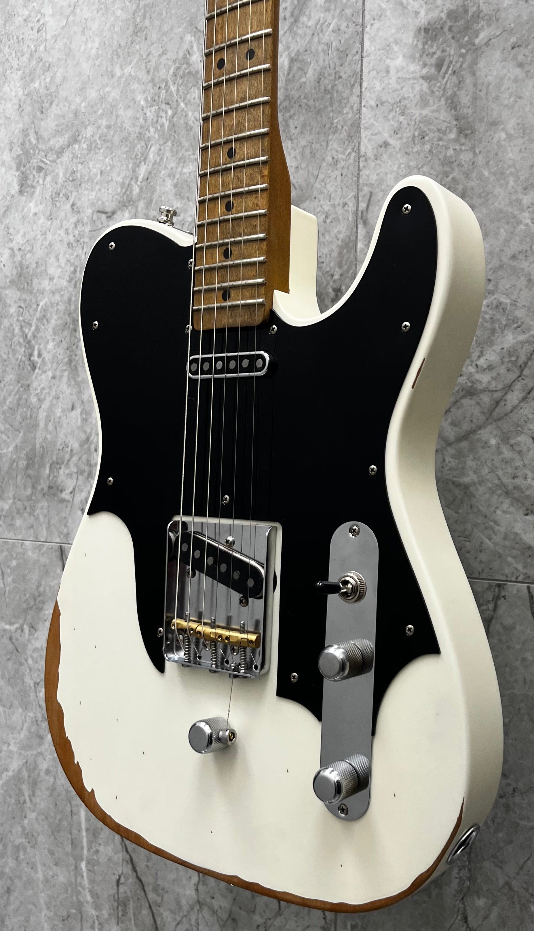 FENDER John Osborne Road Worn Telecaster Maple Fingerboard, Olympic White 0140372705 SERIAL NUMBER J0000466 - 7 LBS 4 OZ
