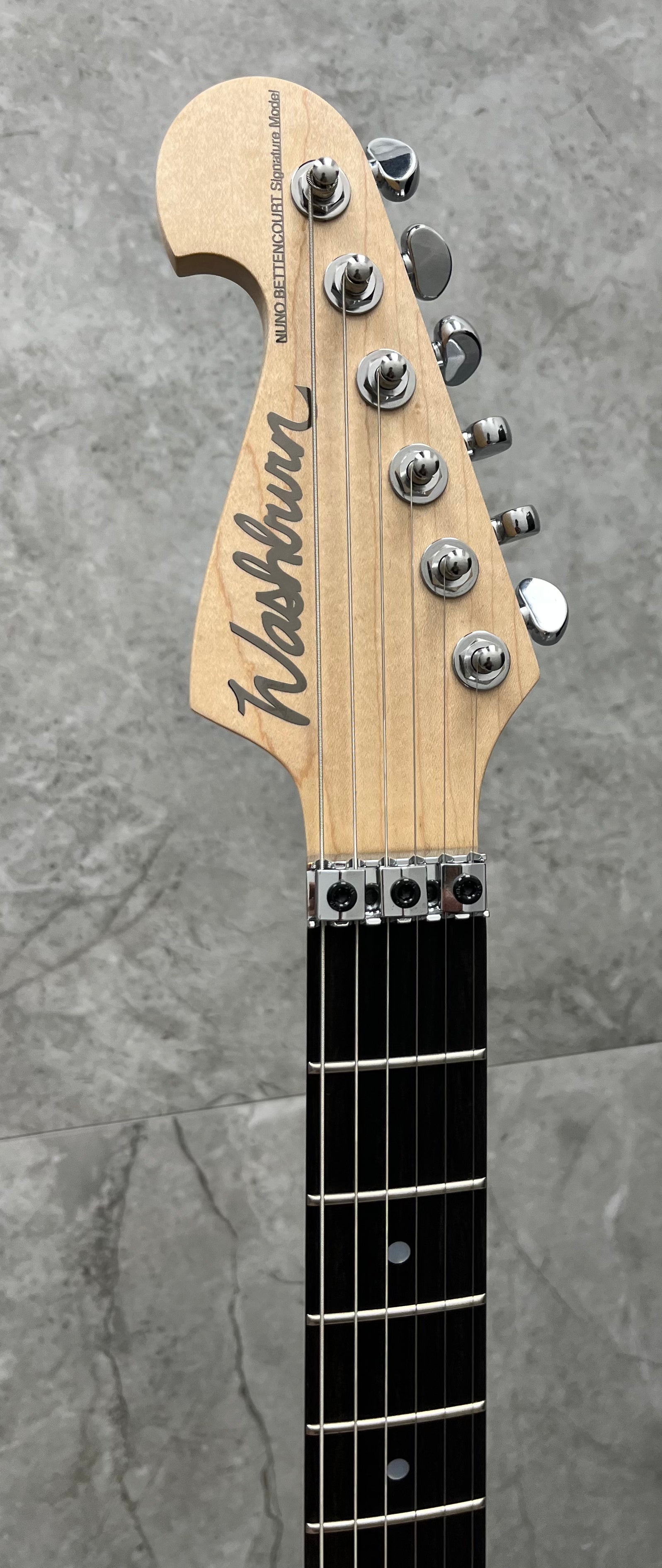Washburn USA N4 Nuno Bettencourt Swamp Ash Natural Matte Finish N4ESANM-D SERIAL NUMBER 2509503 - 6 LBS 12 OZ