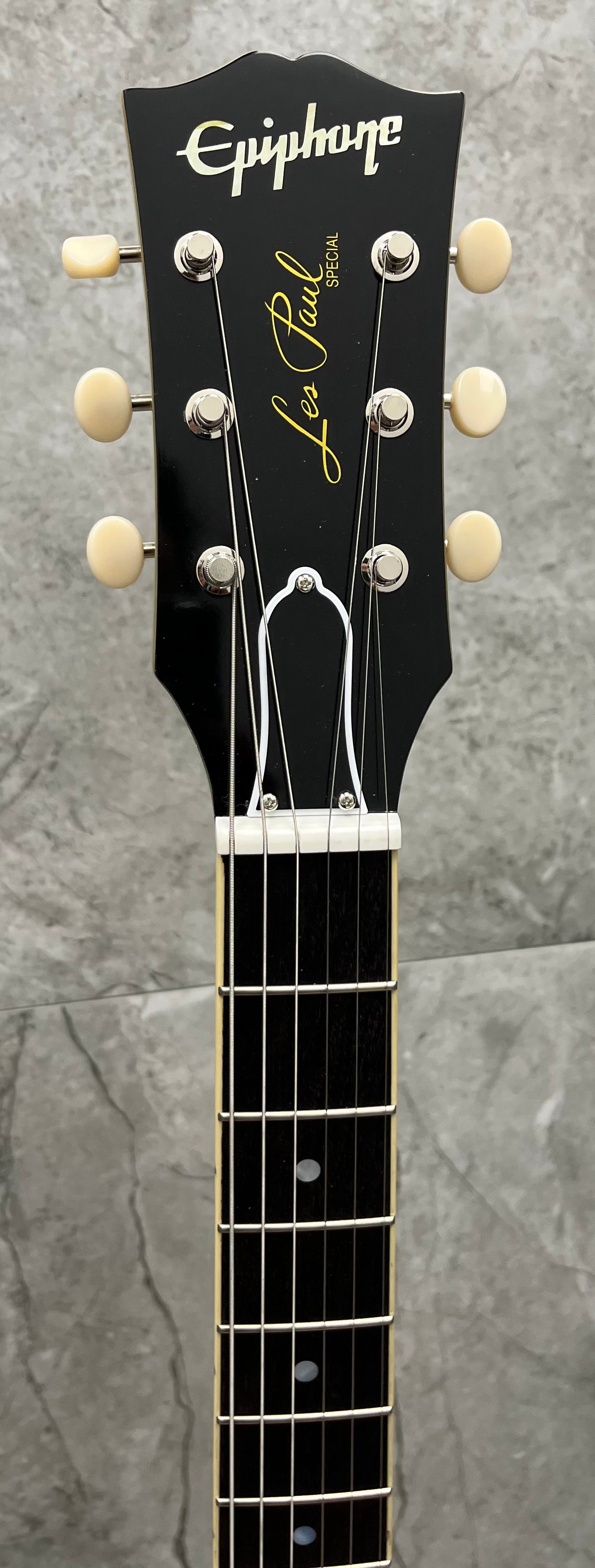 Epiphone 1960 Les Paul Special Double Cut Reissue Electric Guitar with Hardshell Case - TV Yellow ECLSR0TYNH SERIAL NUMBER 24121530689 - 7.0 LBS