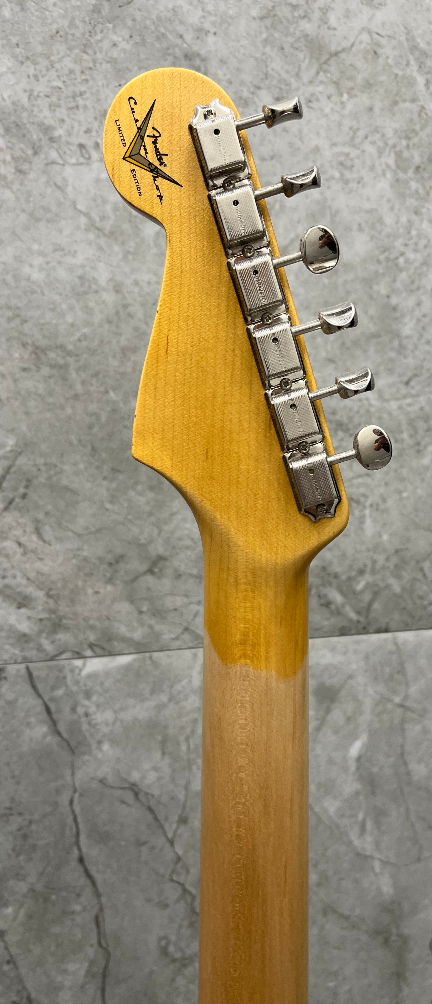 Fender USA Custom Shop Limited Edition Roasted Stratocaster Journeyman Relic with Closet Classic Hardware, Rosewood Fingerboard, Dirty White Blonde 9235700070 SERIAL NUMBER 18639 - 7.0 LBS