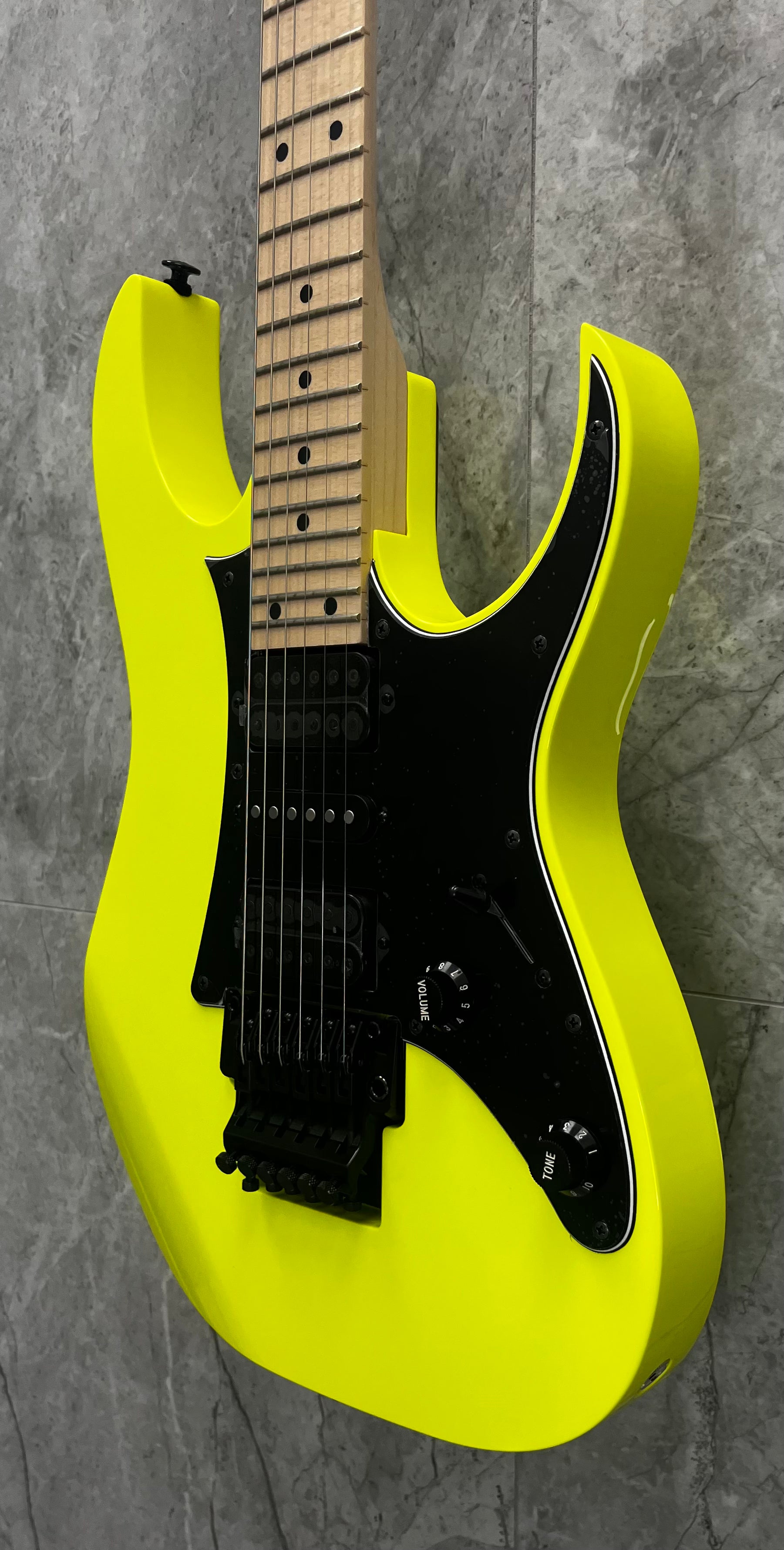 Ibanez RG550-DY Made in Japan Electric Guitar Desert Sun Yellow RG550DY SERIAL NUMBER F2610265 - 8 LBS 7 OZ