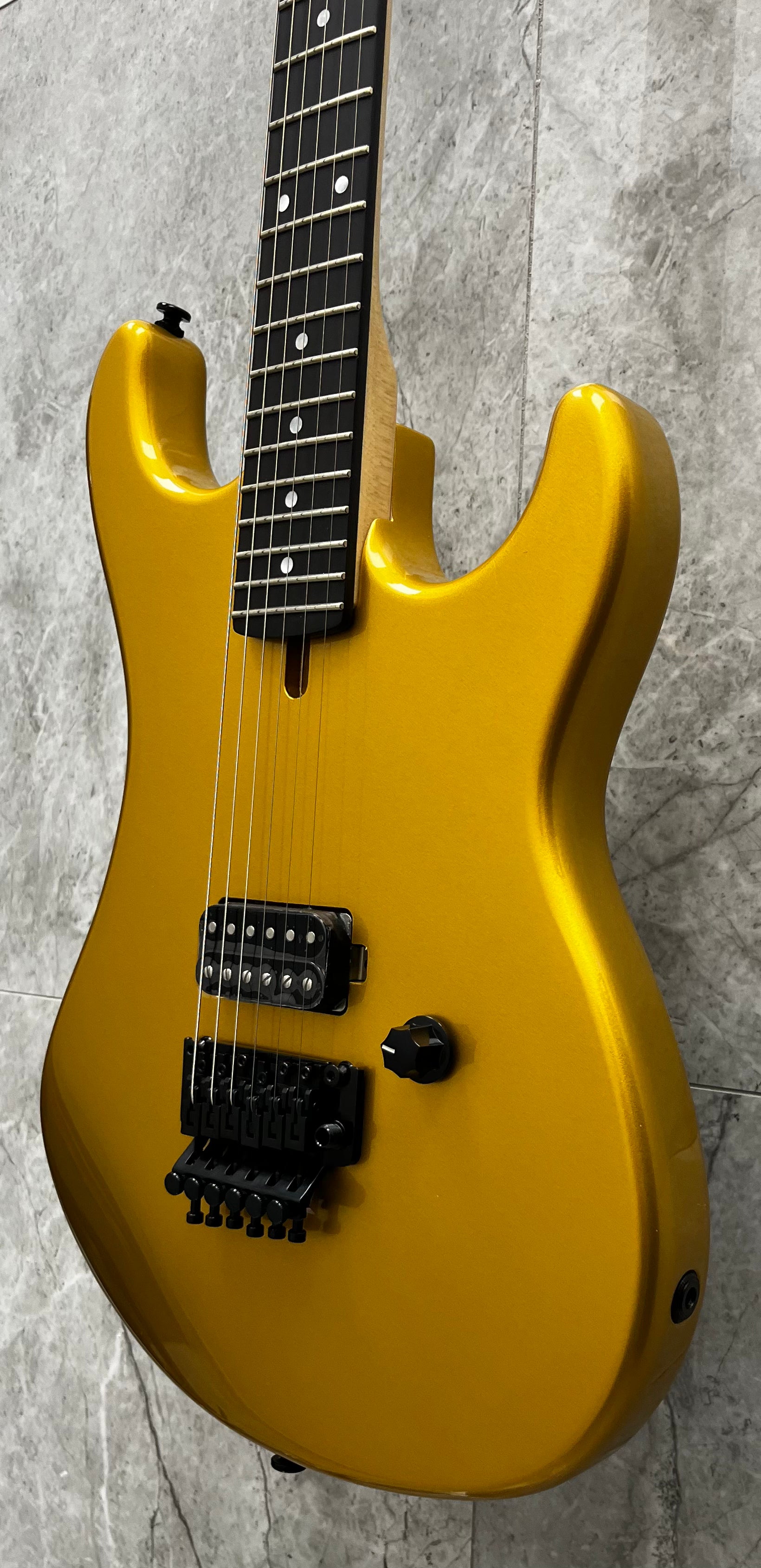 Kramer 50th Anniversary Series - Curated K5084 84 Gold Gloss Finish W/ GIG BAG SERIAL NUMBER 26012901150 - 8 LBS 3 OZ