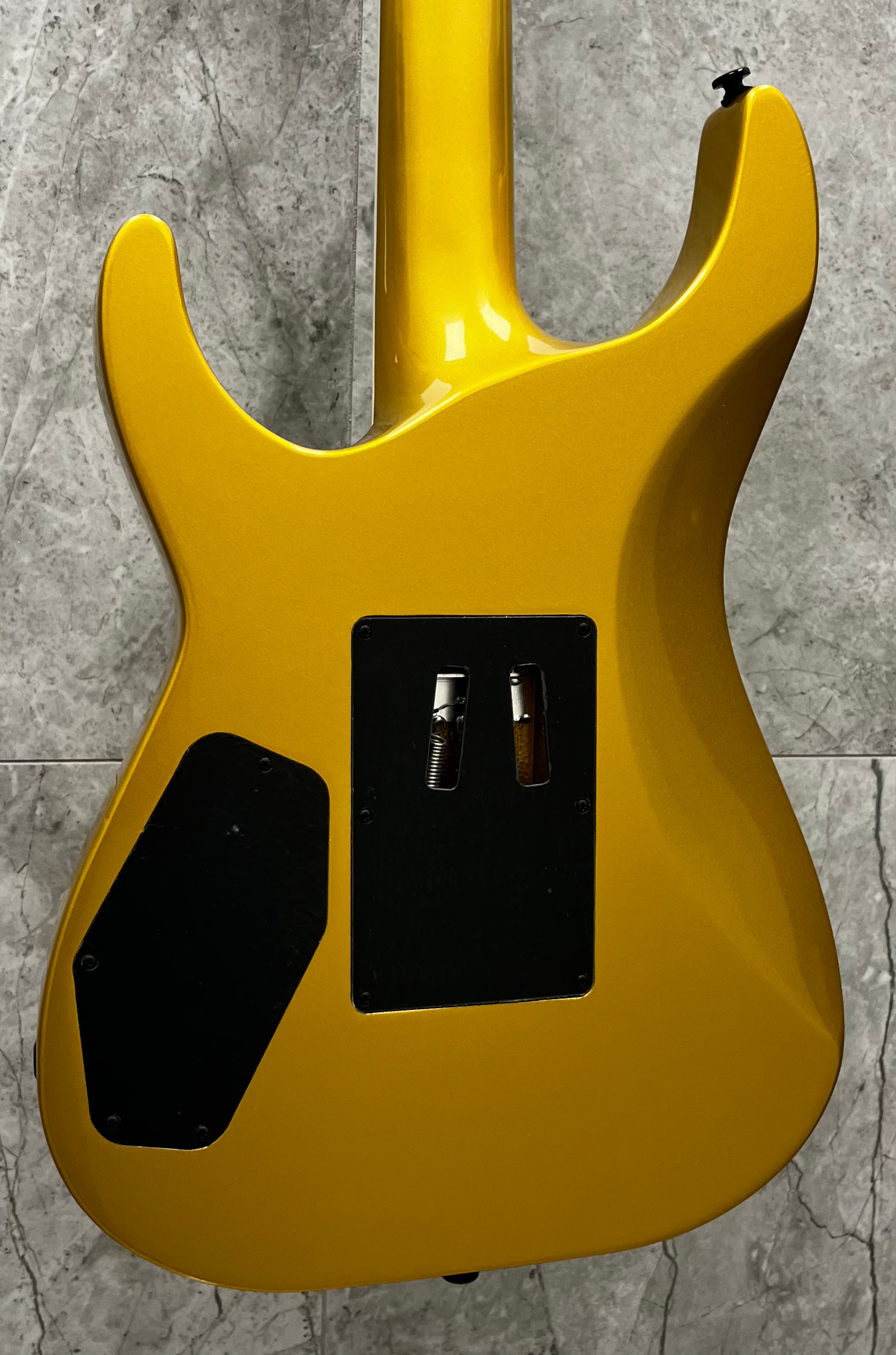 Kramer 50th Anniversary SM-1 HH Electric Guitar with Gig bag - Anniversary Gold K50SM SERIAL NUMBER 26012901345 - 6 LBS 9 OZ