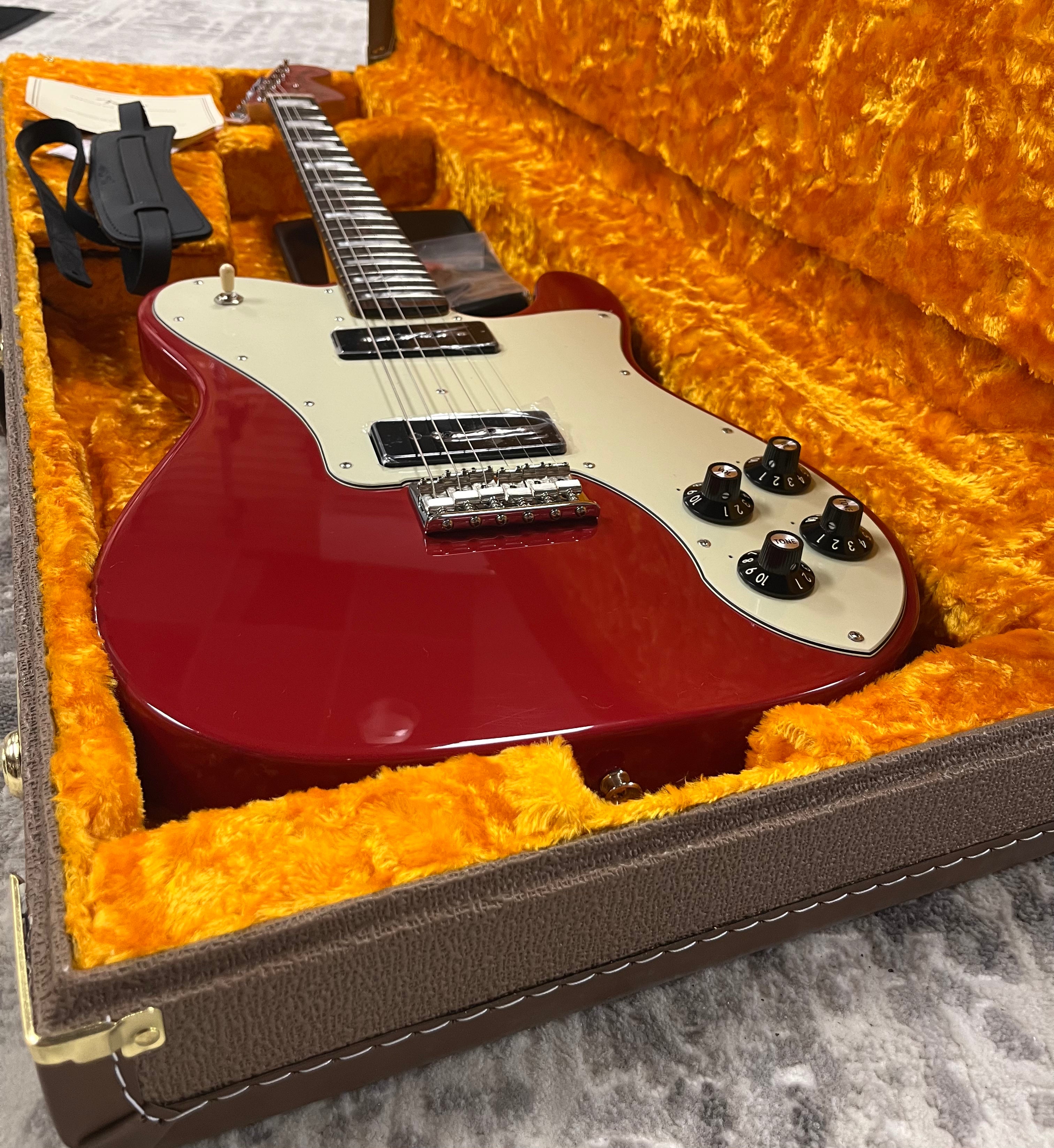 Fender USA Chris Shiflett Cleaver Telecaster Deluxe, Rosewood Fingerboard, Dakota Red 0117450754 SERIAL NUMBER CS240666 - 8.2 LBS